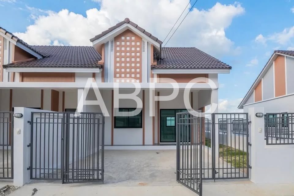 Affordable Brand New 2 Bed 2 Bath Townhouse In East Pattaya