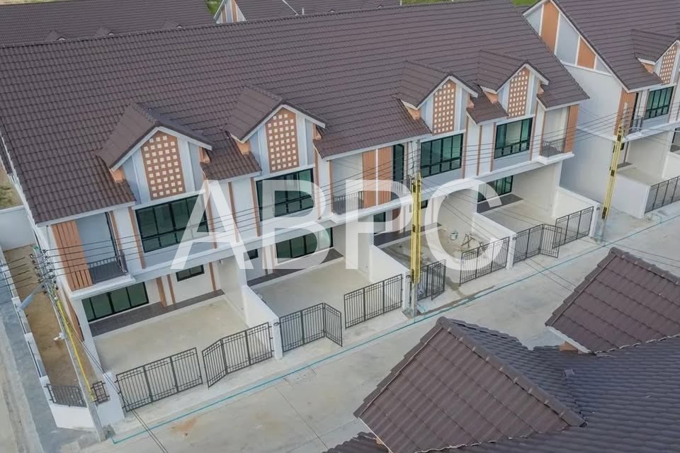 Affordable Brand New 2 Bed 2 Bath Townhouse In East Pattaya photo 10