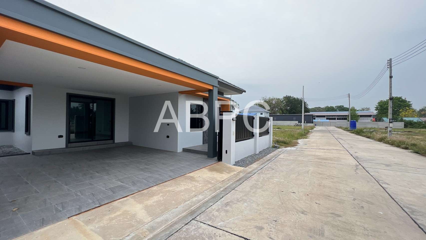 3 Bedrooms 3 Bathrooms in East Pattaya photo 2