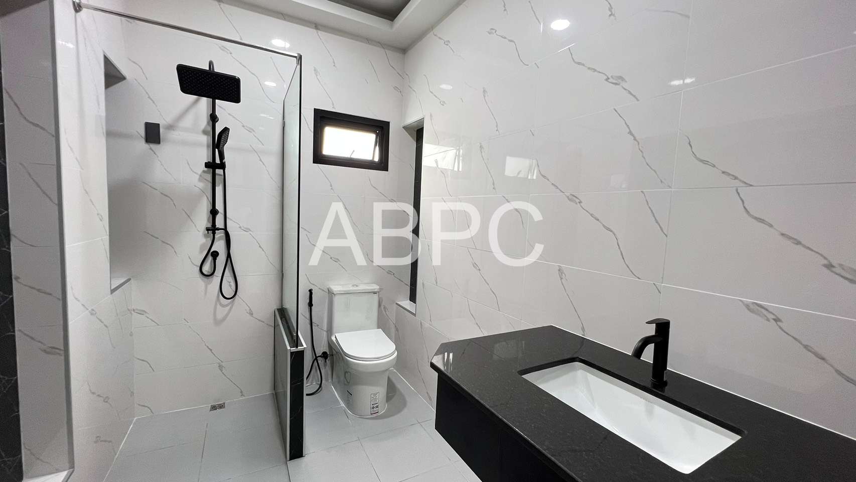 3 Bedrooms 3 Bathrooms in East Pattaya photo 8