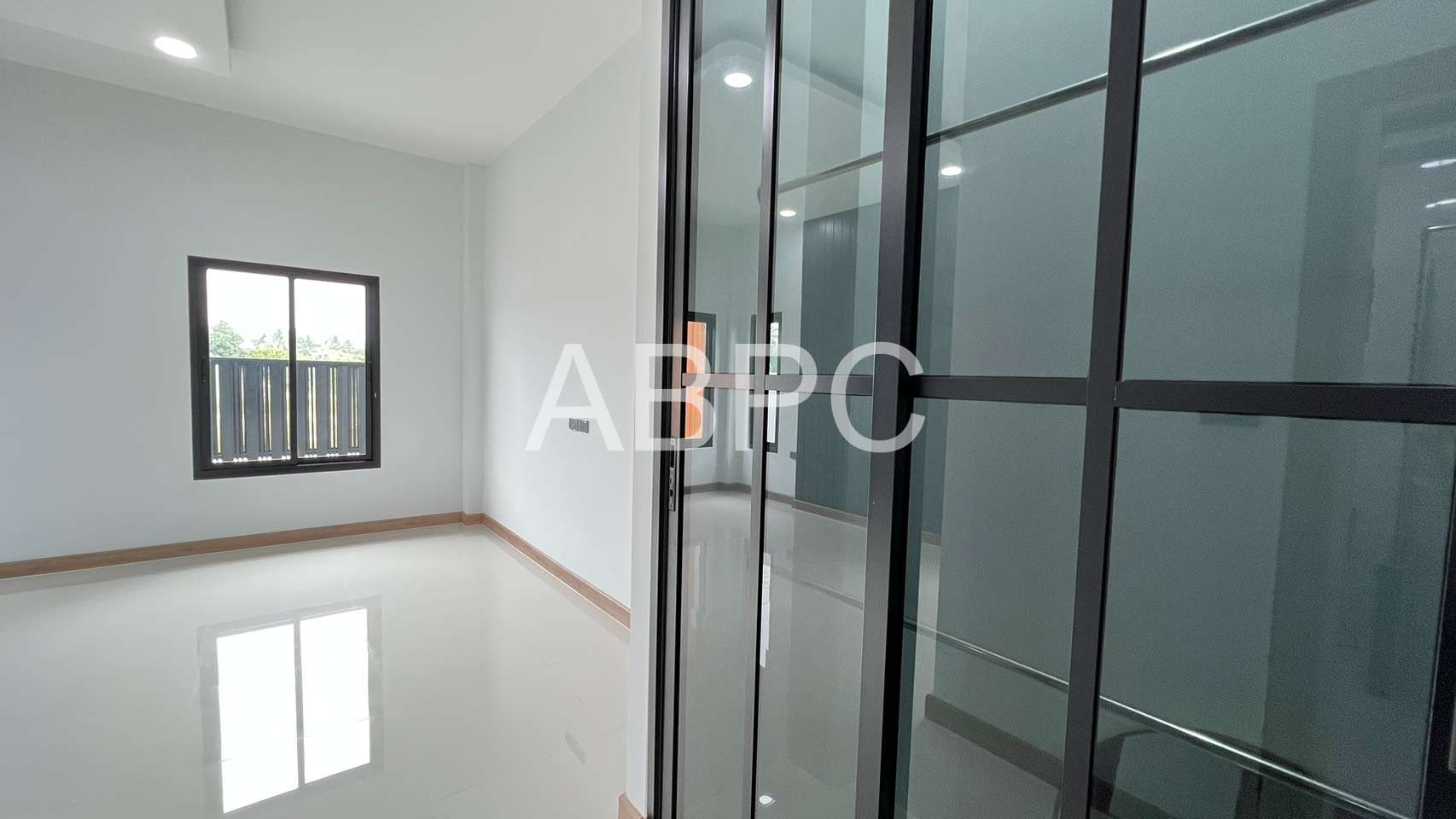 3 Bedrooms 3 Bathrooms in East Pattaya photo 10