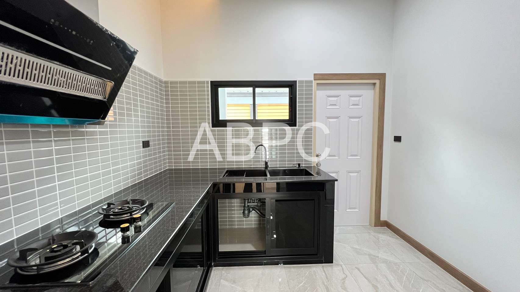 3 Bedrooms 3 Bathrooms in East Pattaya photo 12