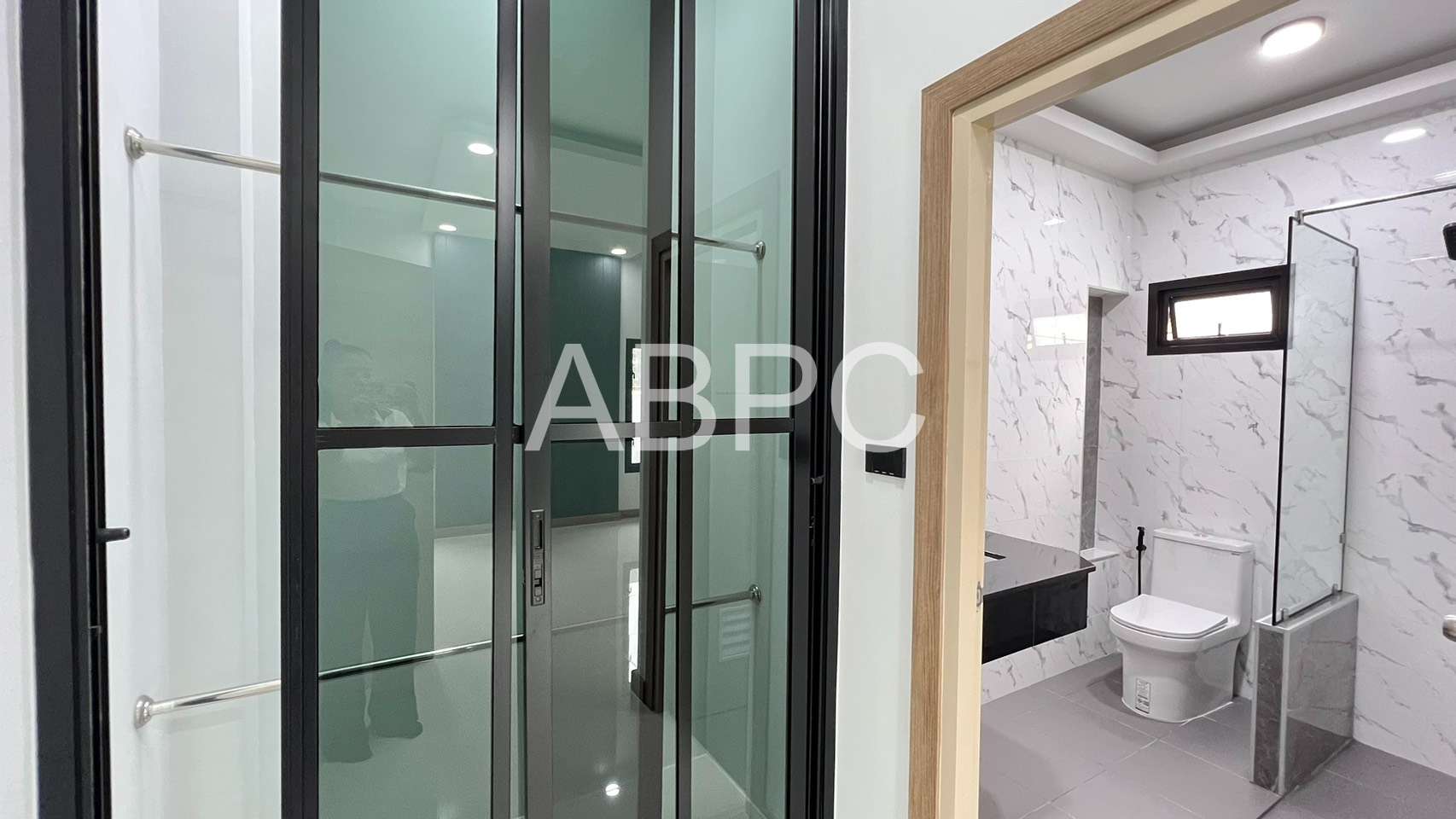 3 Bedrooms 3 Bathrooms in East Pattaya photo 14