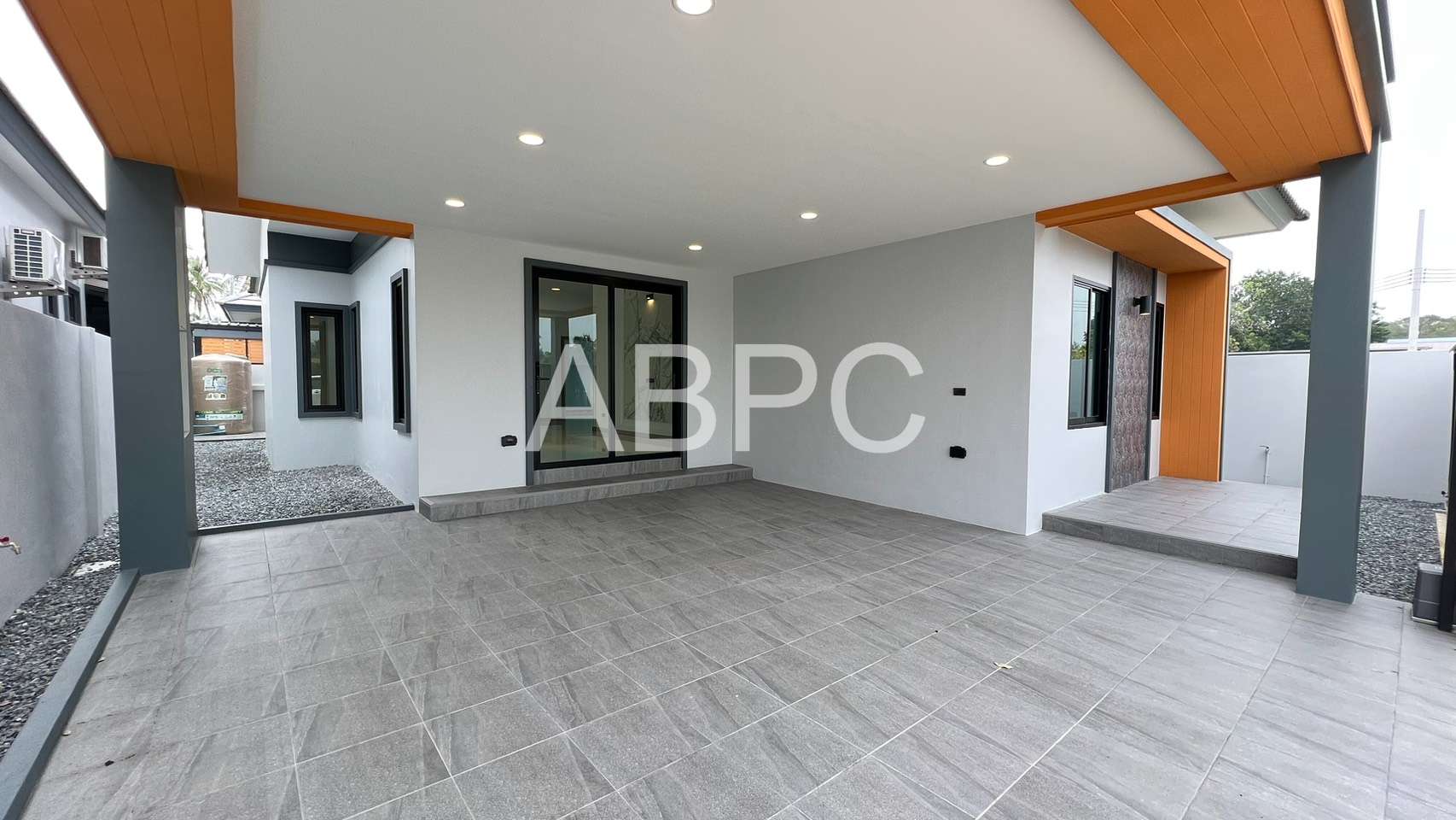 3 Bedrooms 3 Bathrooms in East Pattaya