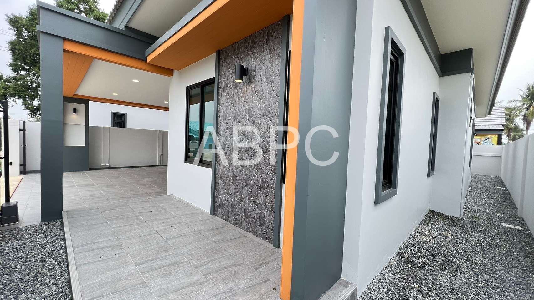 3 Bedrooms 3 Bathrooms in East Pattaya photo 7