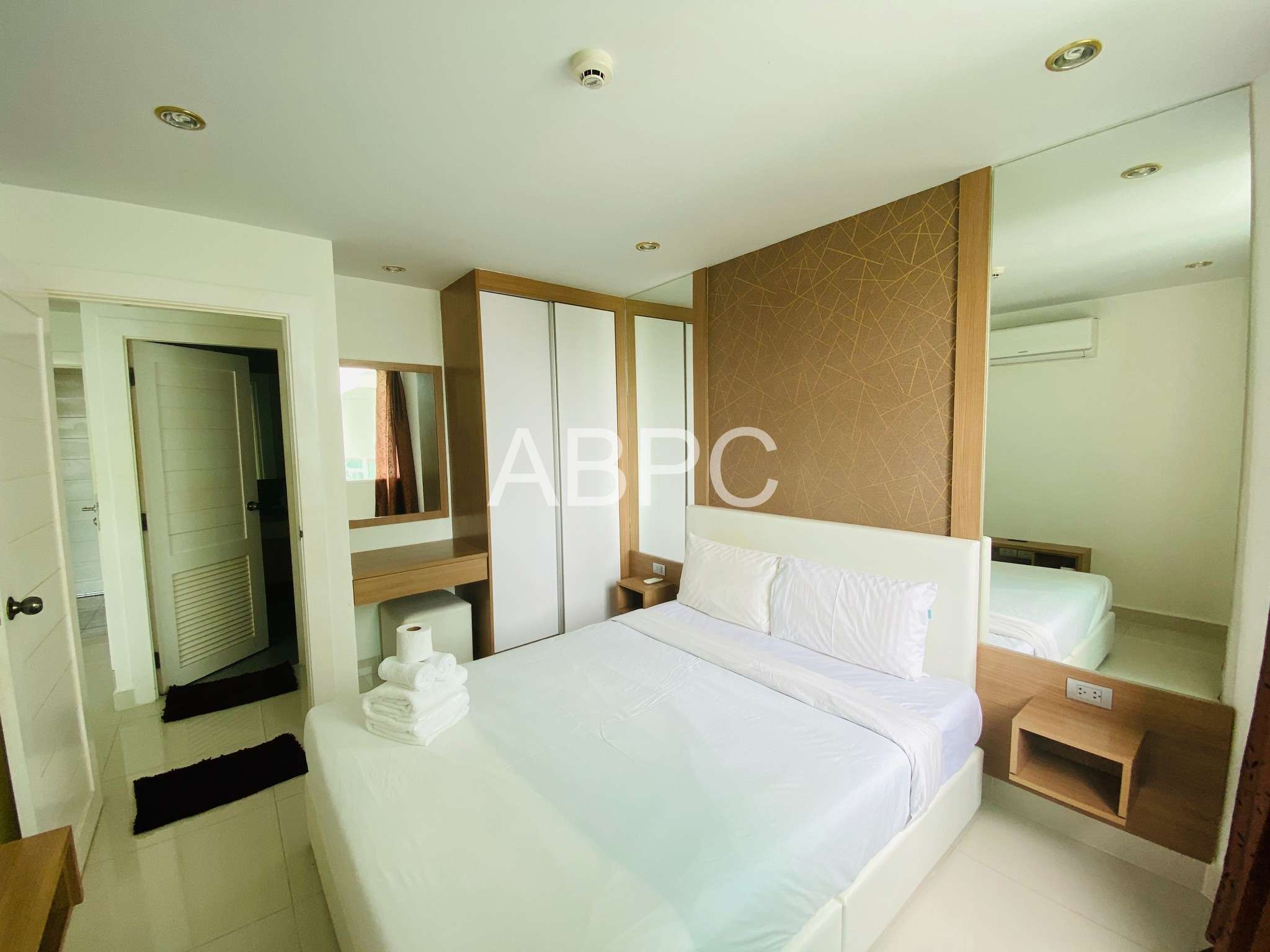 Pool View 1 Bed 1 Bath Condo In Jomtien photo 3