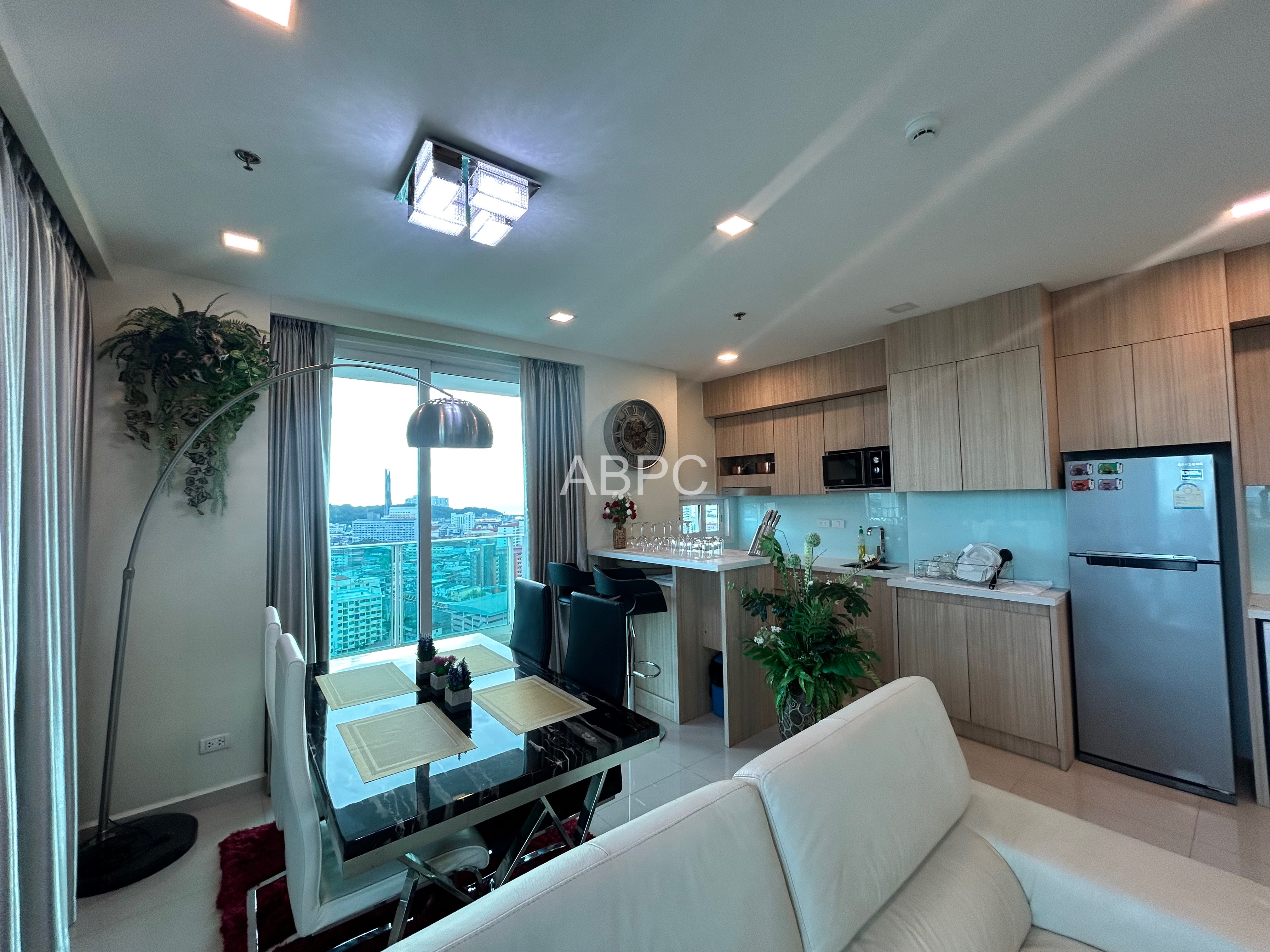 Stunning City and Sea View 2 Bedroom 2 Bathroom in South Pattaya photo 5