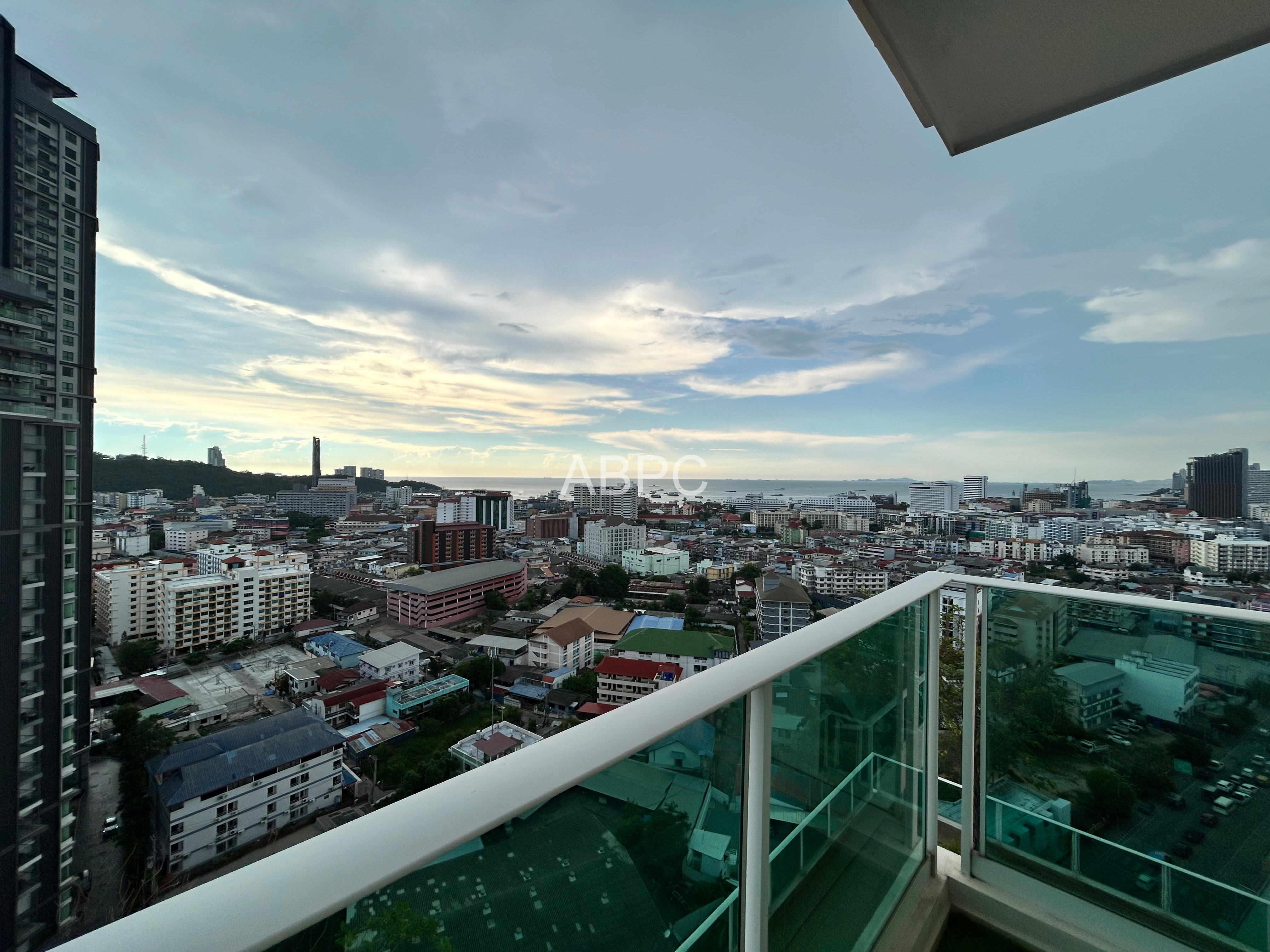 Stunning City and Sea View 2 Bedroom 2 Bathroom in South Pattaya photo 3