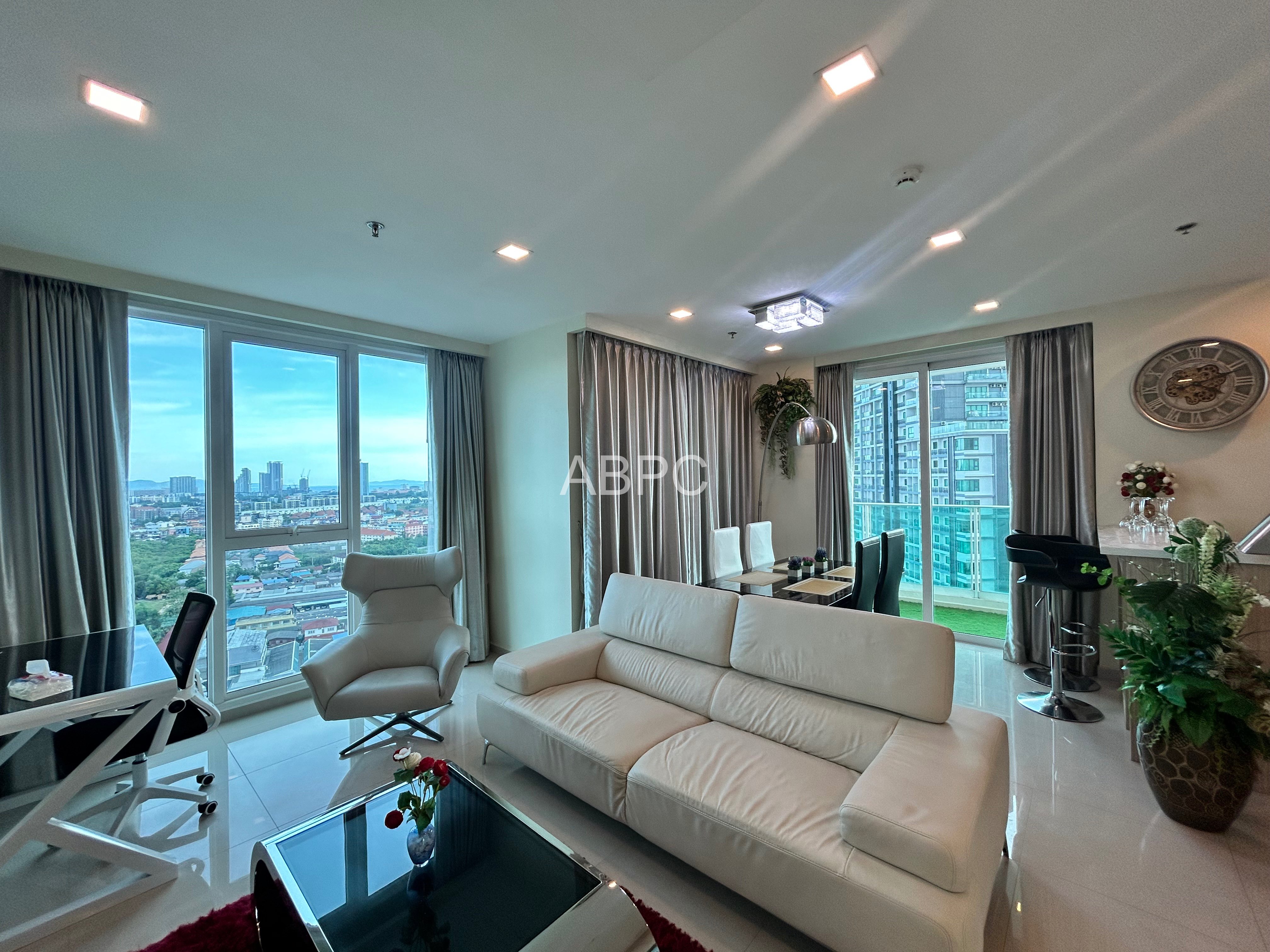 Stunning City and Sea View 2 Bedroom 2 Bathroom in South Pattaya photo 4