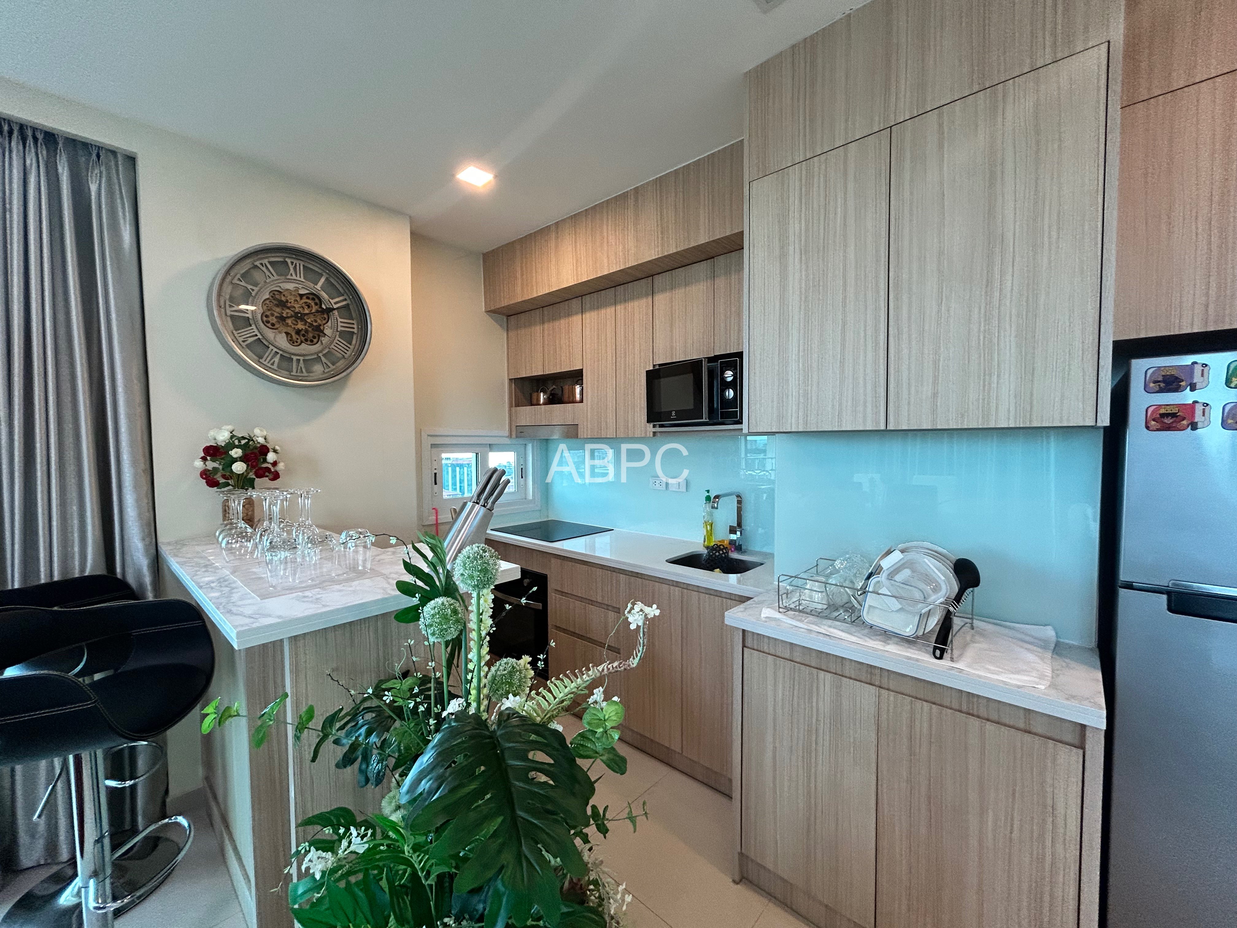Stunning City and Sea View 2 Bedroom 2 Bathroom in South Pattaya photo 6