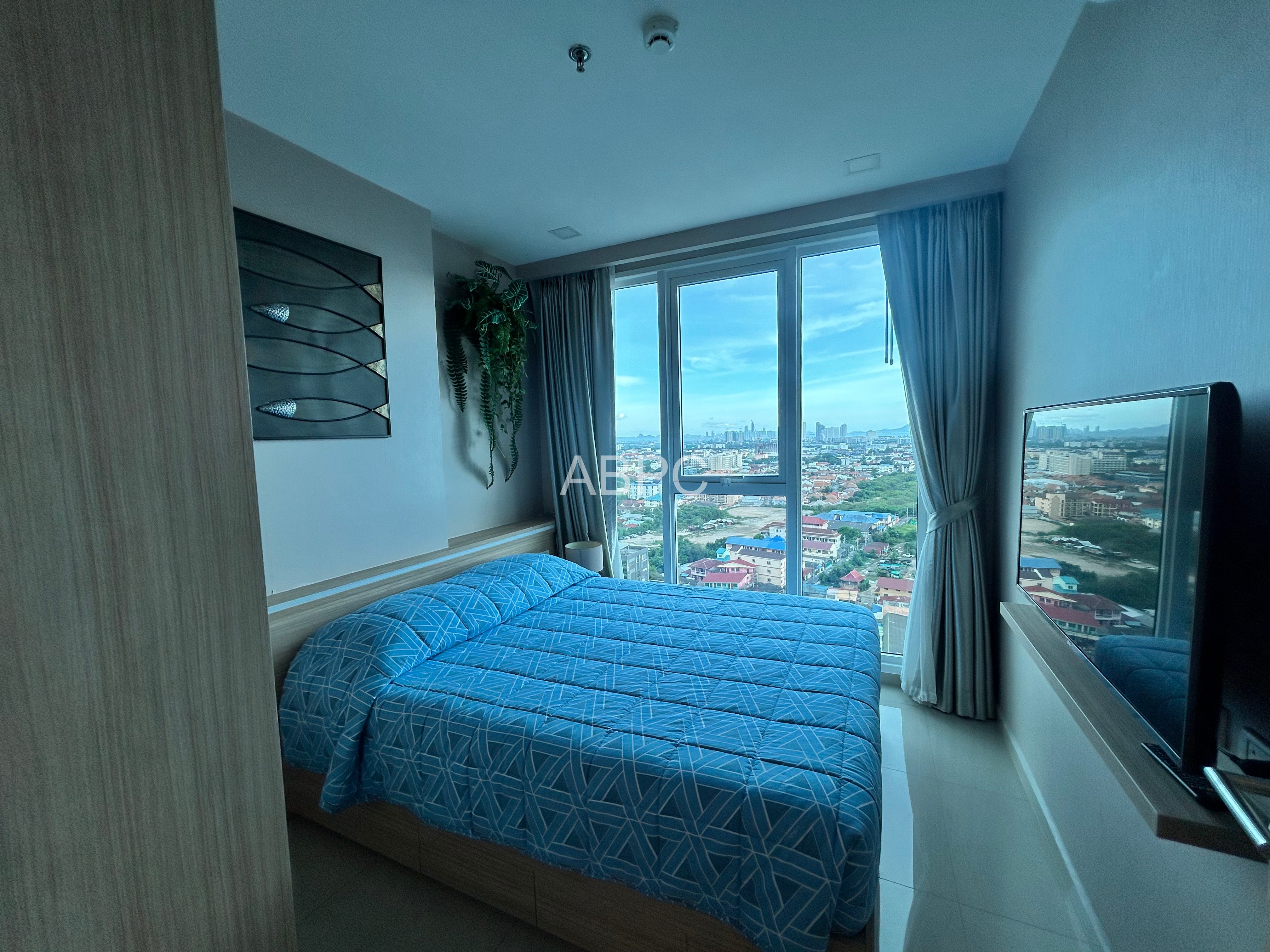 Stunning City and Sea View 2 Bedroom 2 Bathroom in South Pattaya photo 9