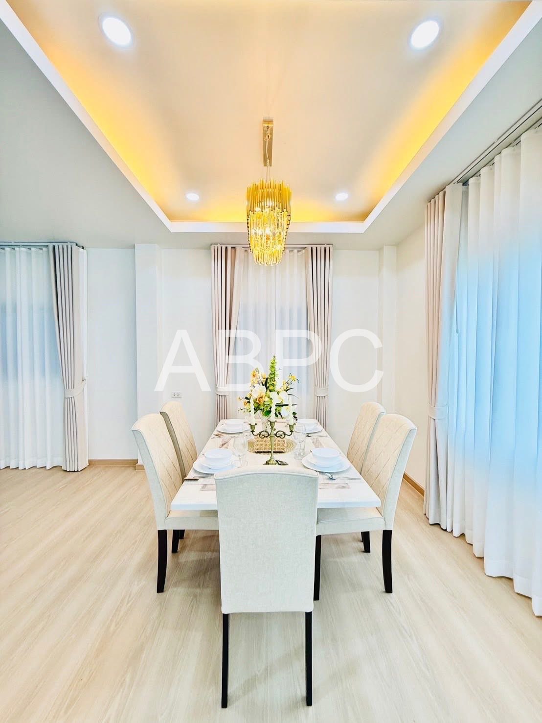 3 Bedrooms - 3 Bathrooms in East Pattaya photo 8
