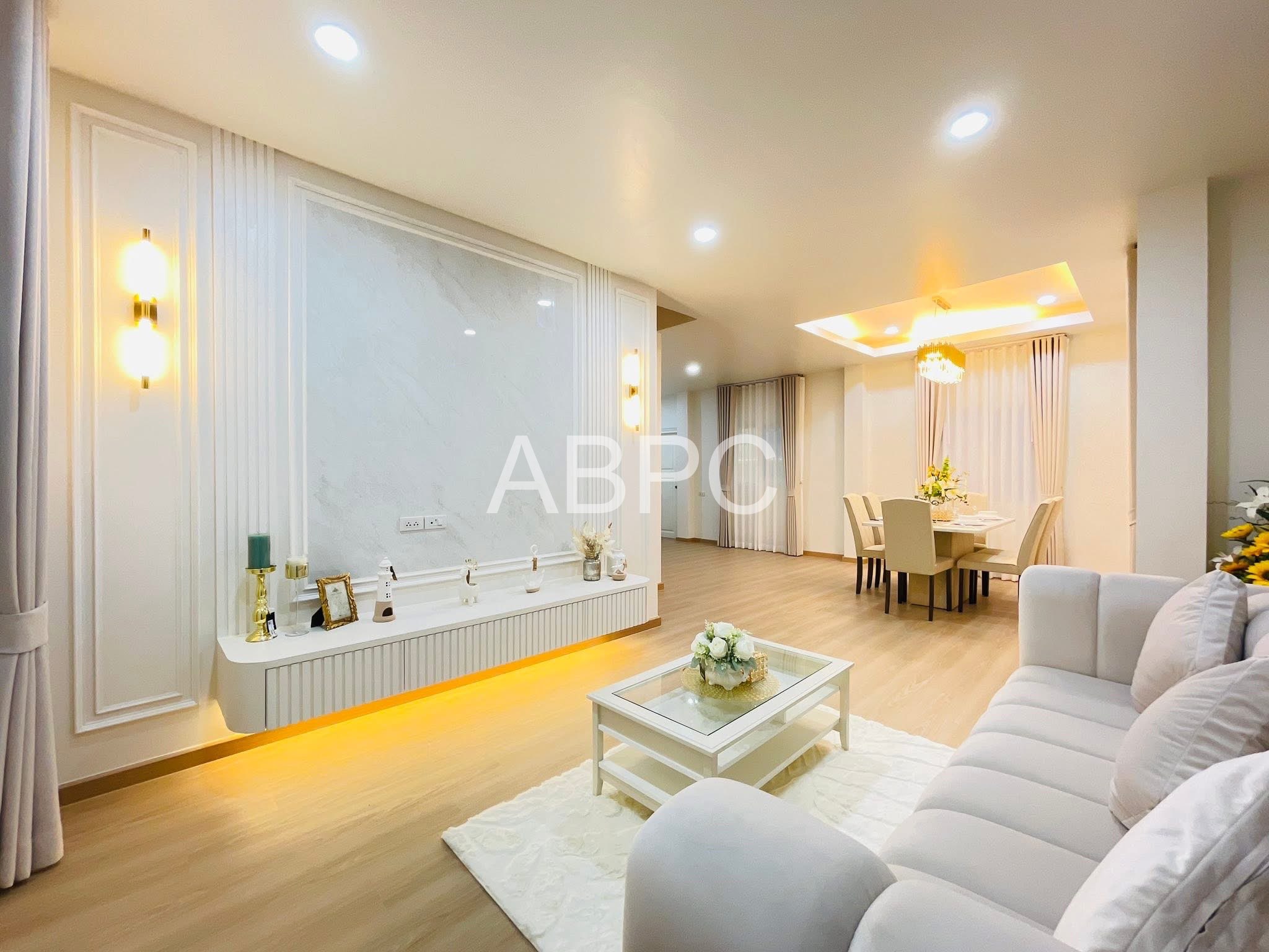 3 Bedrooms - 3 Bathrooms in East Pattaya photo 6