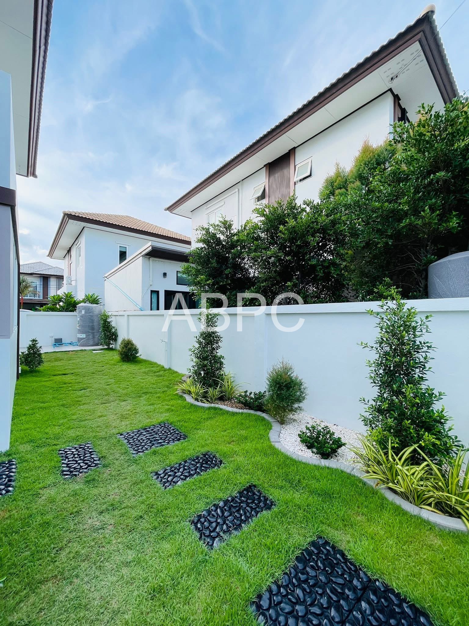 3 Bedrooms - 3 Bathrooms in East Pattaya photo 12
