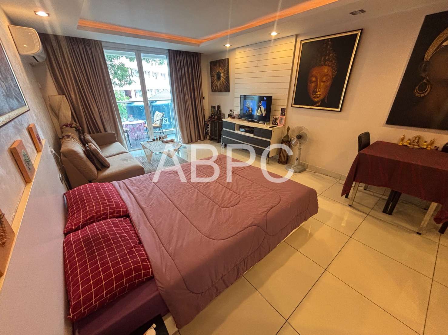 Studio Condo In South Pattaya photo 8