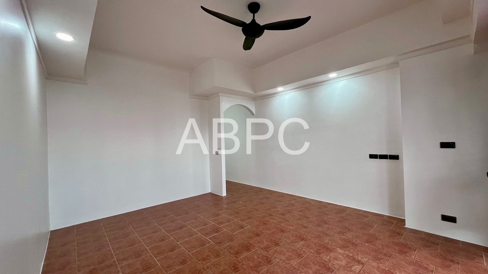Renovated Studio Condo In Central Pattaya photo 6