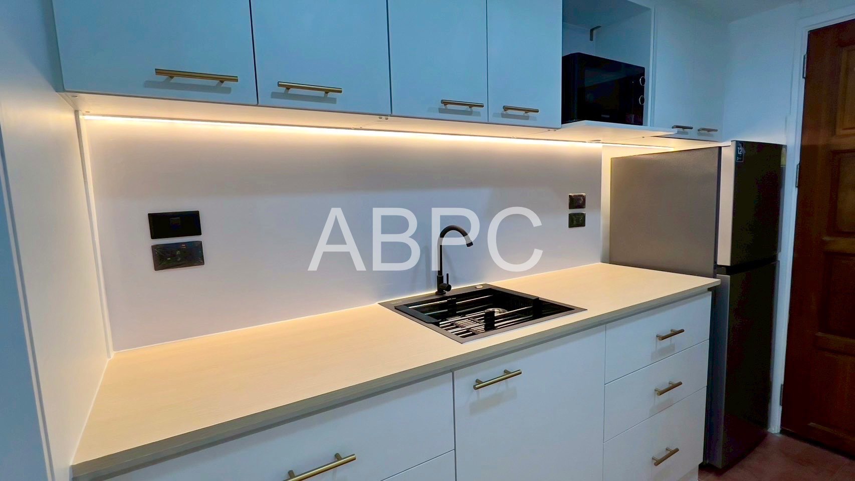 Renovated Studio Condo In Central Pattaya photo 13