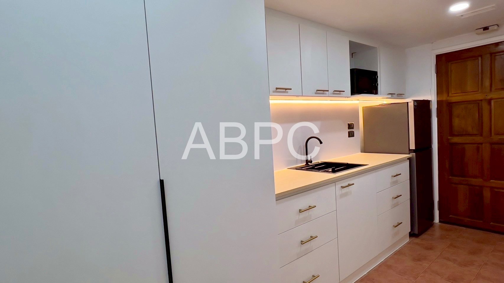 Renovated Studio Condo In Central Pattaya photo 14