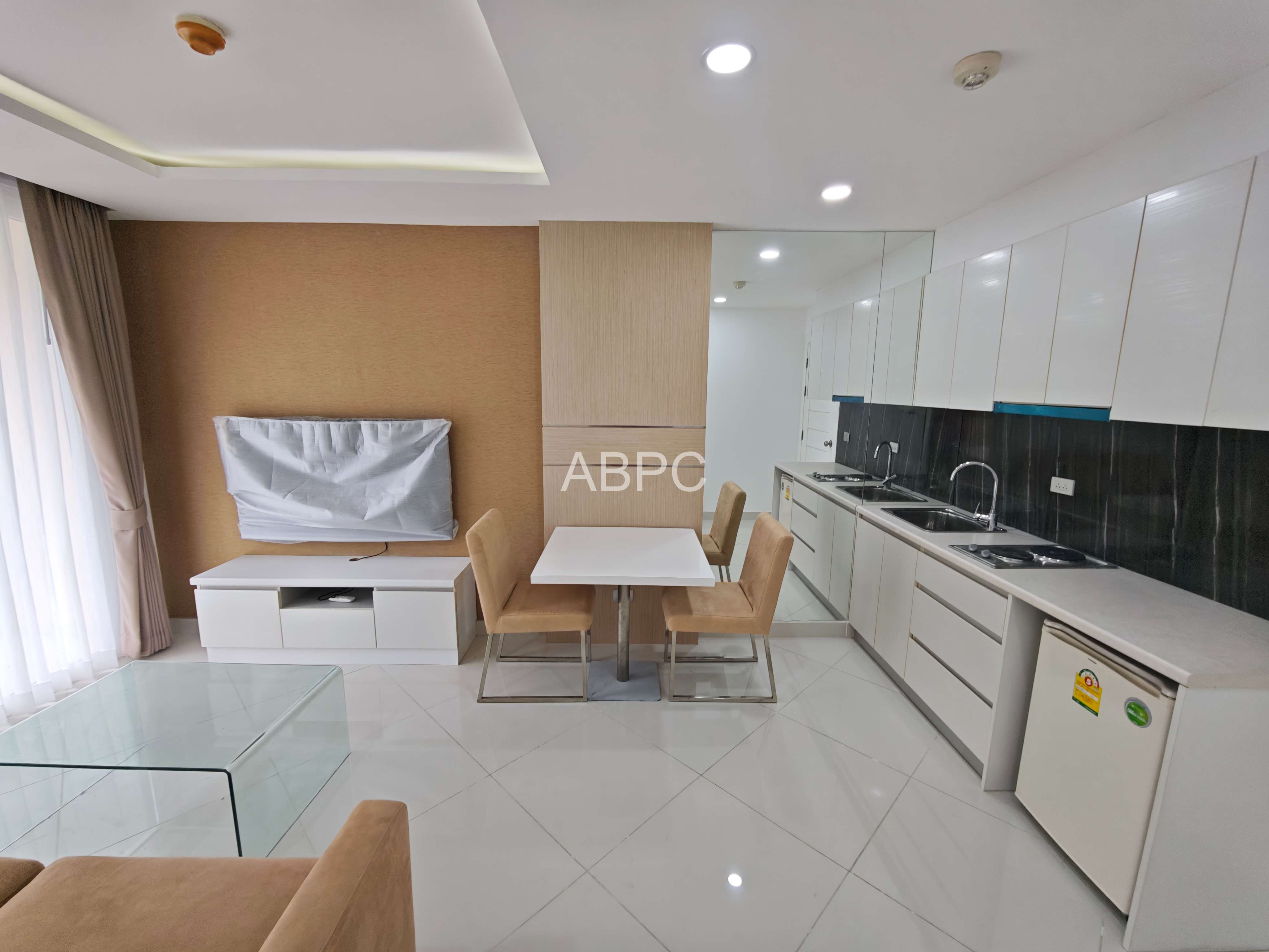 One Bedroom Pool View Unit in Popular Development For Sale photo 4