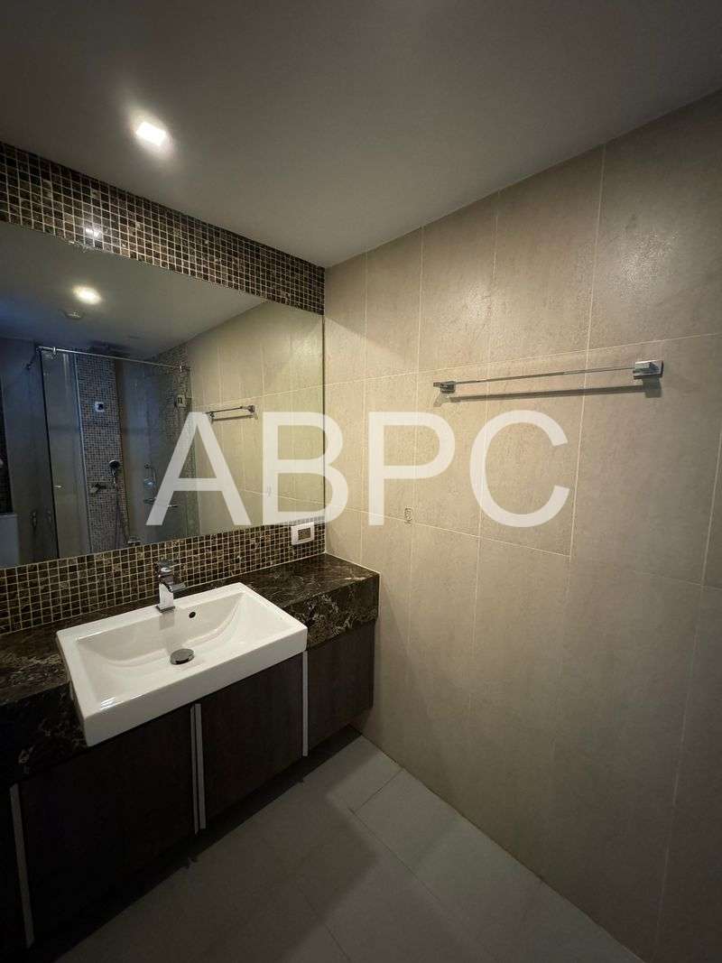 Fire Sale City View Studio Condo In Central Pattaya photo 12