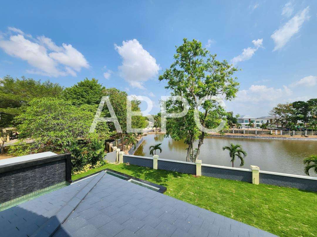 Modern Water View 4 Bed 4 Bath Pool Villa In East Pattaya photo 11