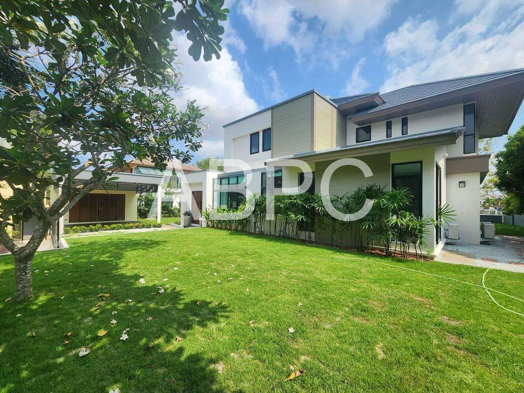 Modern Water View 4 Bed 4 Bath Pool Villa In East Pattaya photo 12