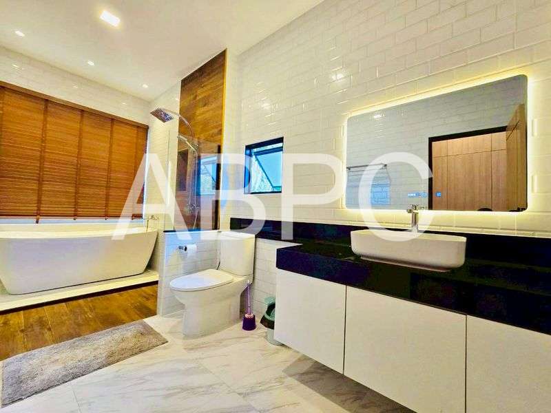 Brand New Modern 3 Bed 3 Bath Pool Villa In East Pattaya photo 8