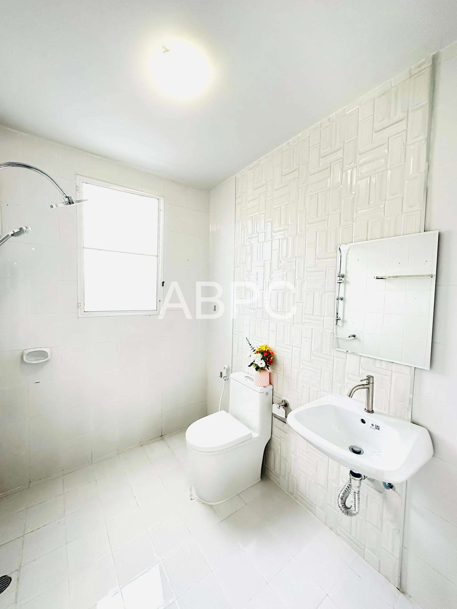 All New Fully Renovated 3 Bed 3 Bath House In East Pattaya photo 2