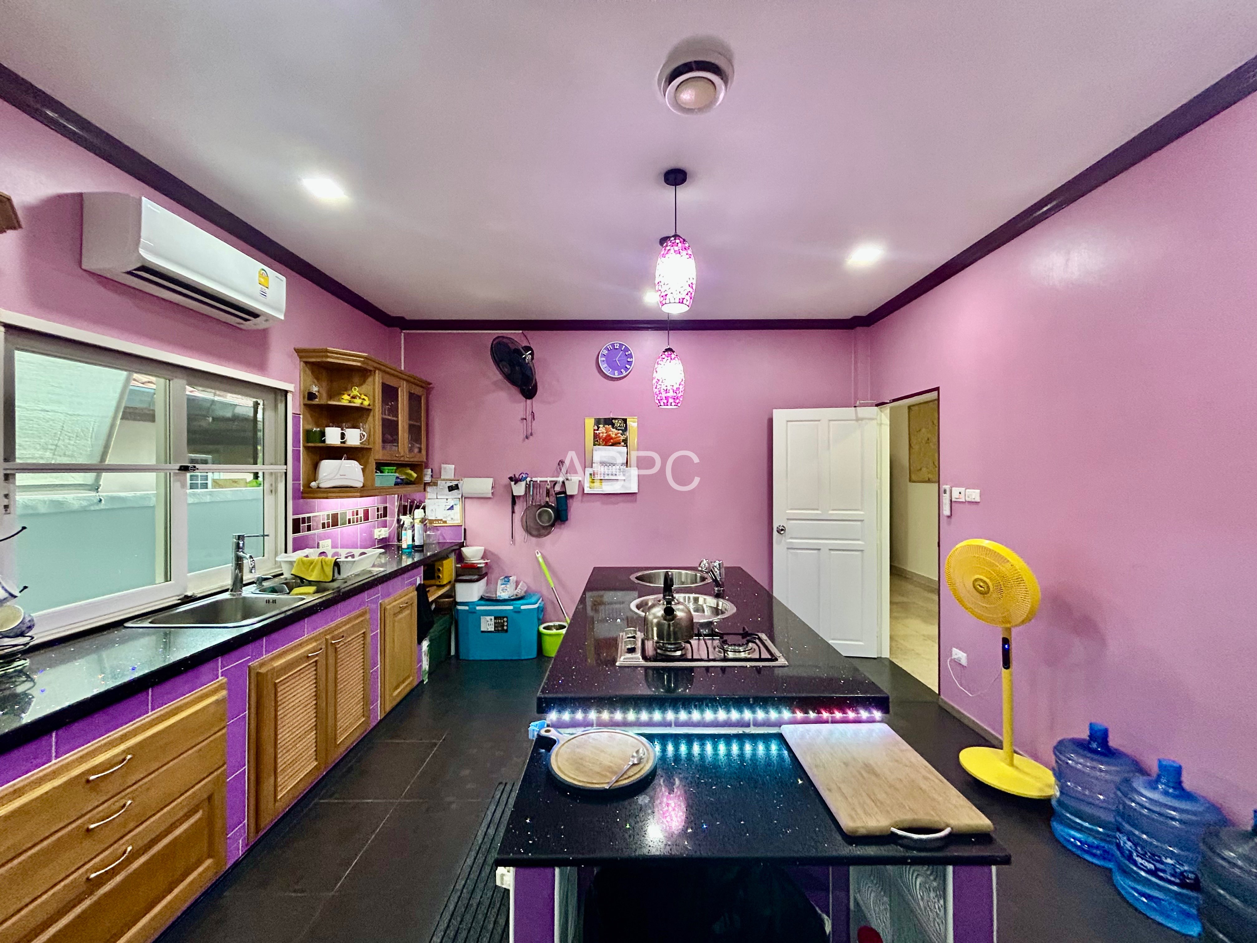 3 Bedroom 2 Bathroom Pool Villa near Mabprachan Lake photo 3
