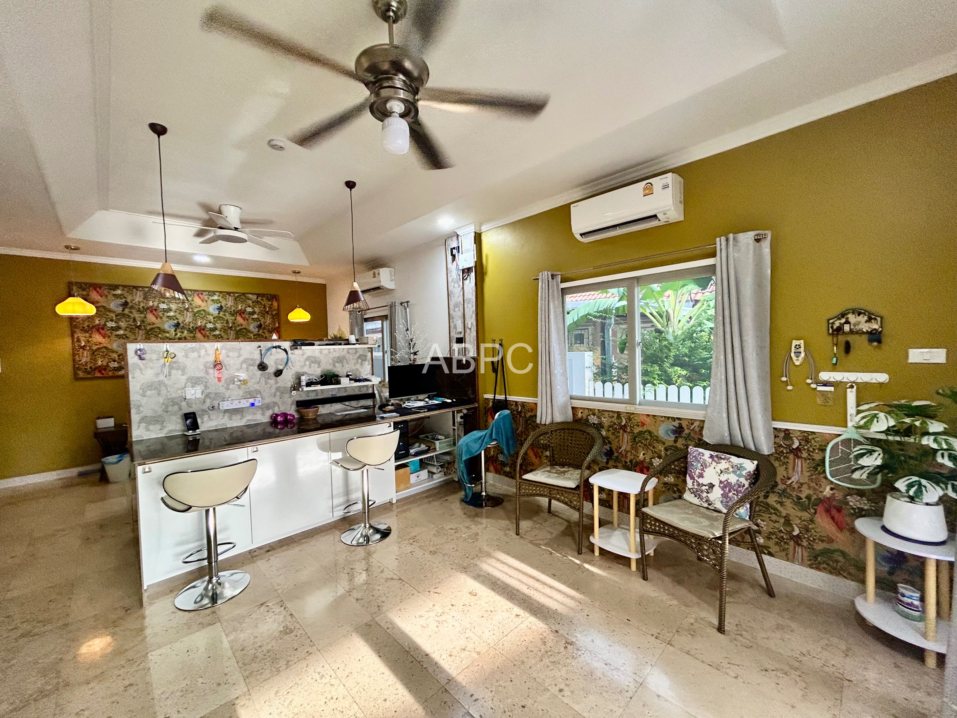 3 Bedroom 2 Bathroom Pool Villa near Mabprachan Lake photo 13