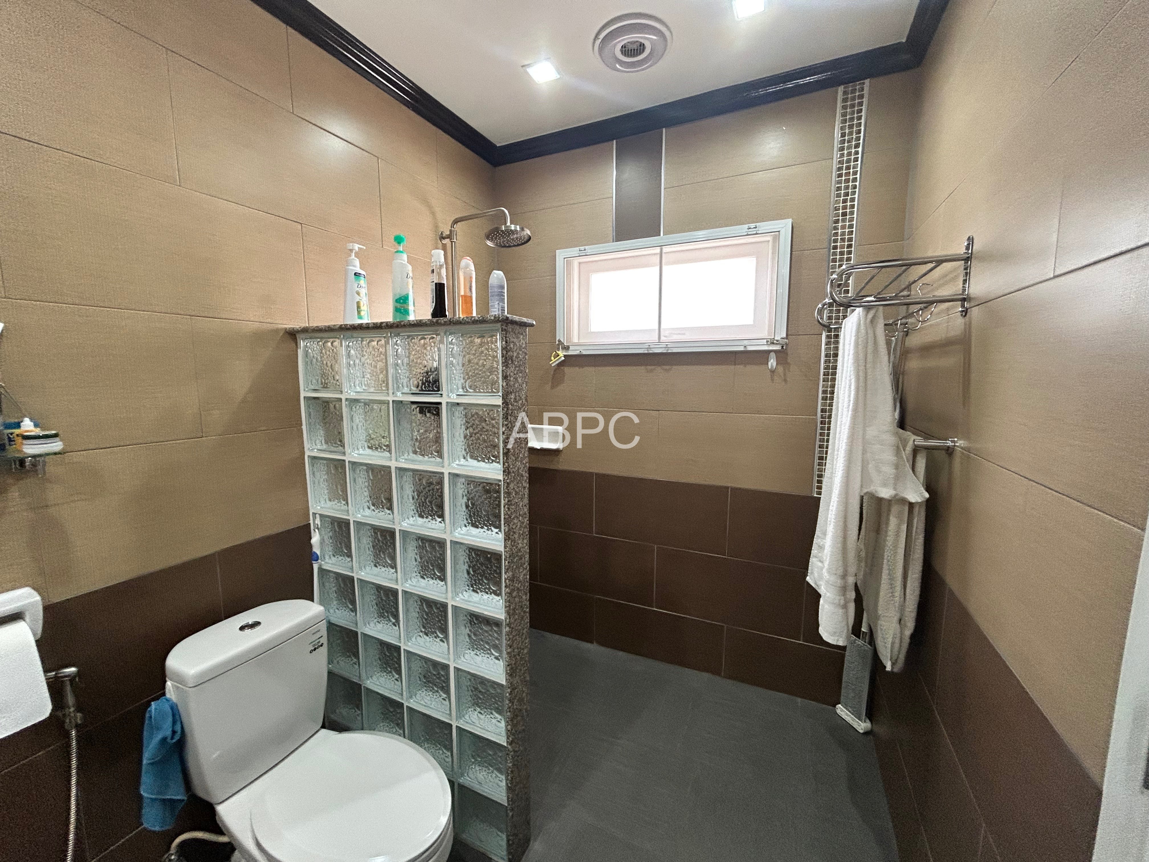 3 Bedroom 2 Bathroom Pool Villa near Mabprachan Lake photo 5