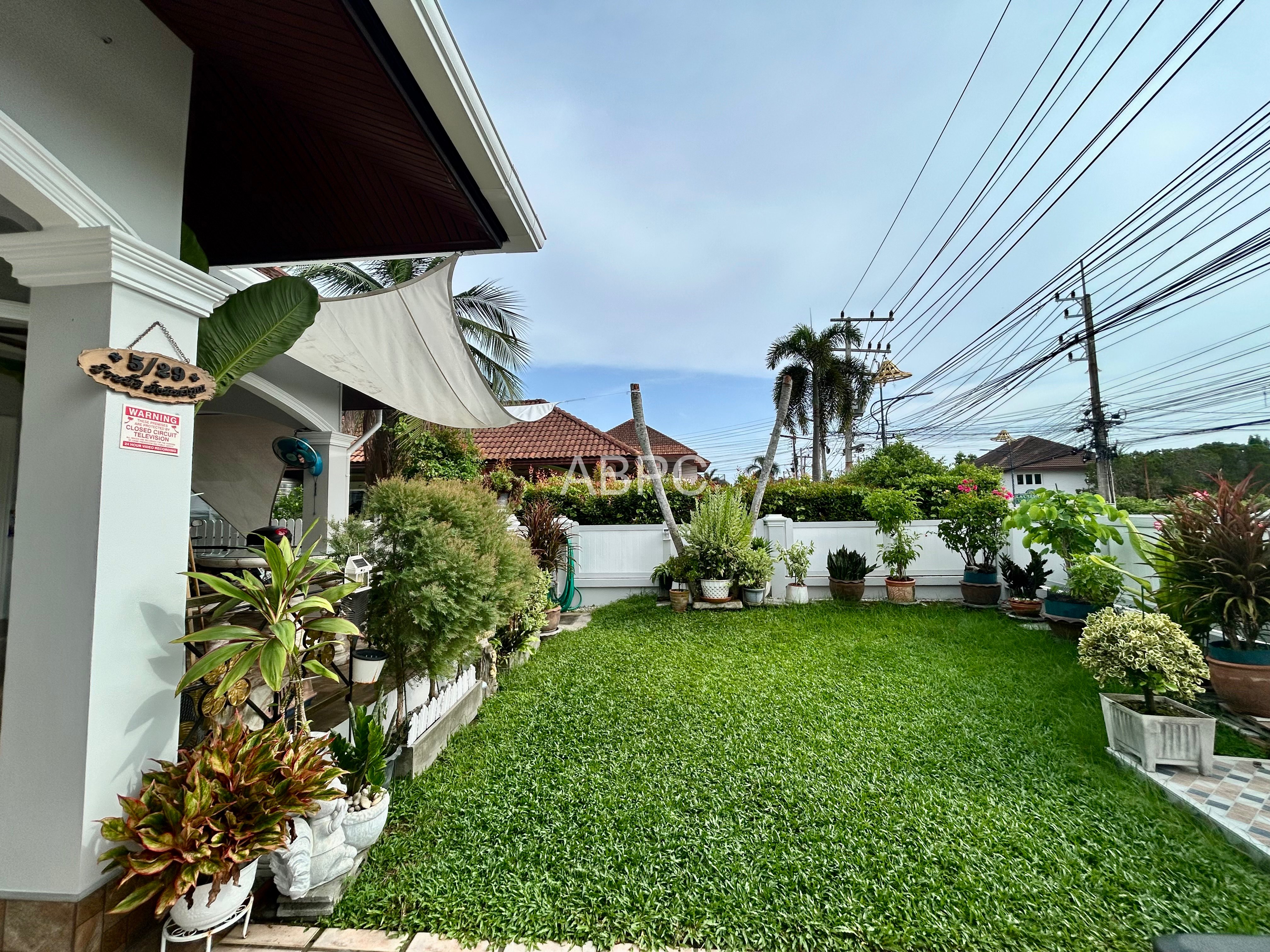 3 Bedroom 2 Bathroom Pool Villa near Mabprachan Lake photo 8