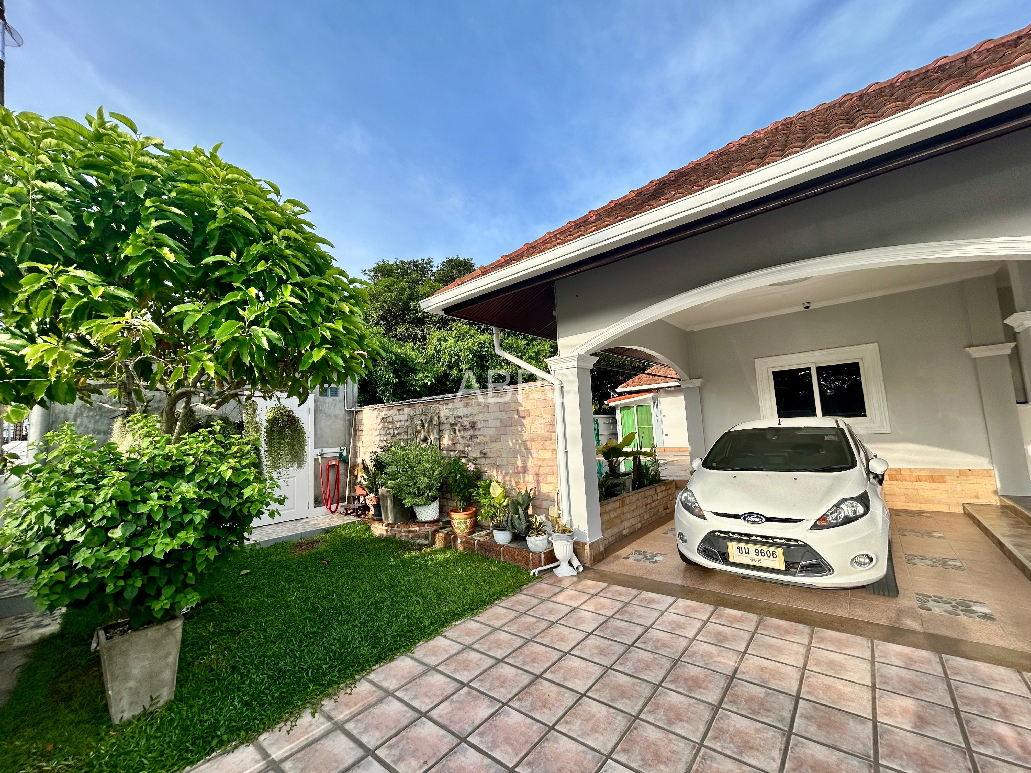 3 Bedroom 2 Bathroom Pool Villa near Mabprachan Lake photo 10