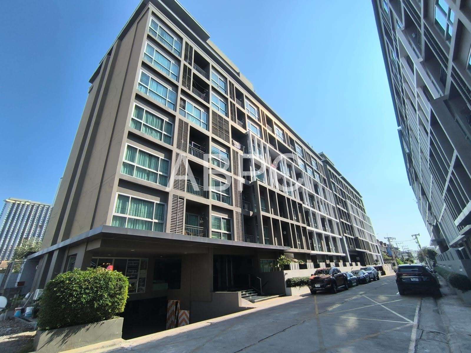 Renovated City View 1 Bed 1 Bath Condo In Jomtien