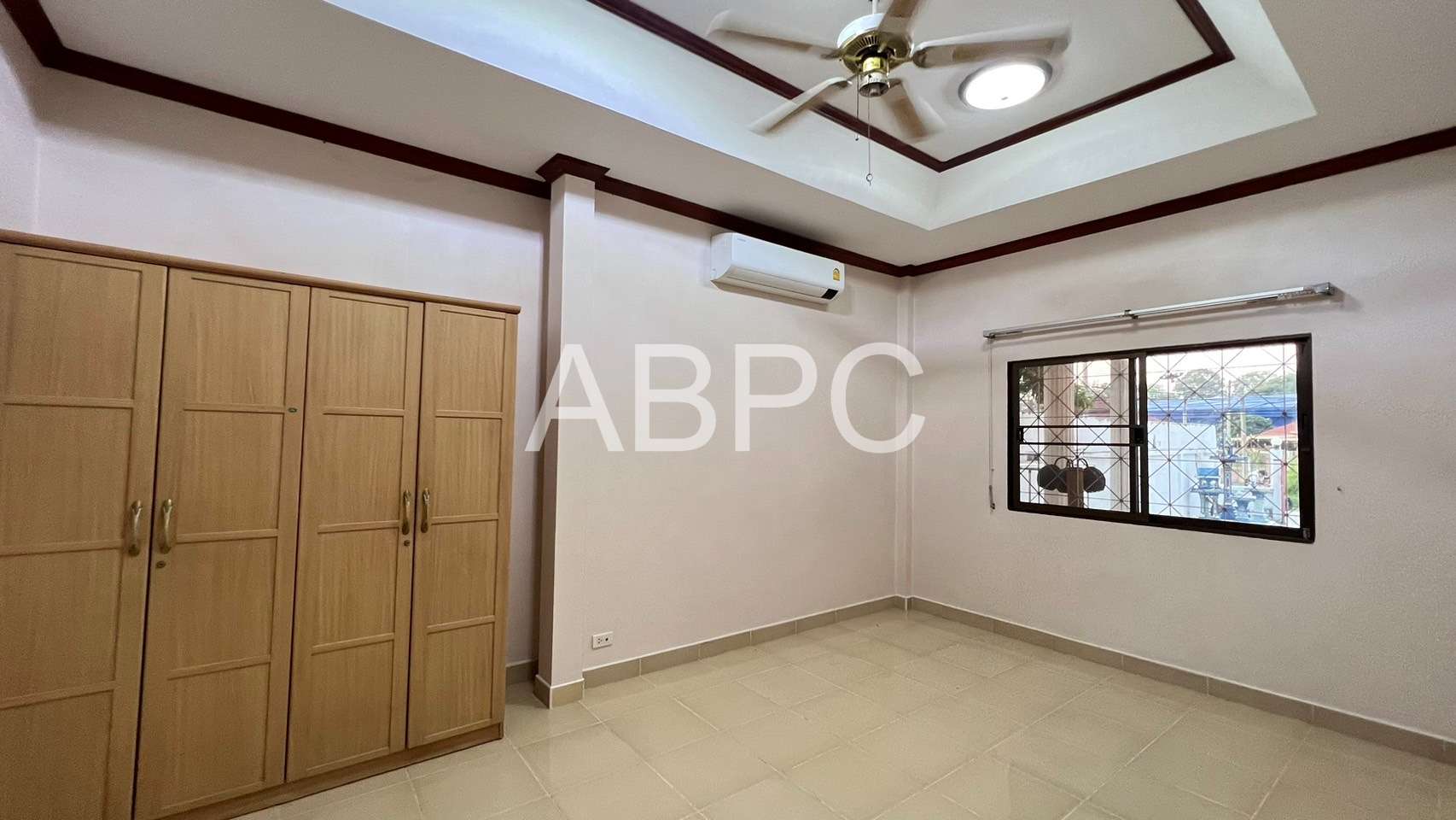 3 Bedrooms 2 Bathrooms in East Pattaya photo 9