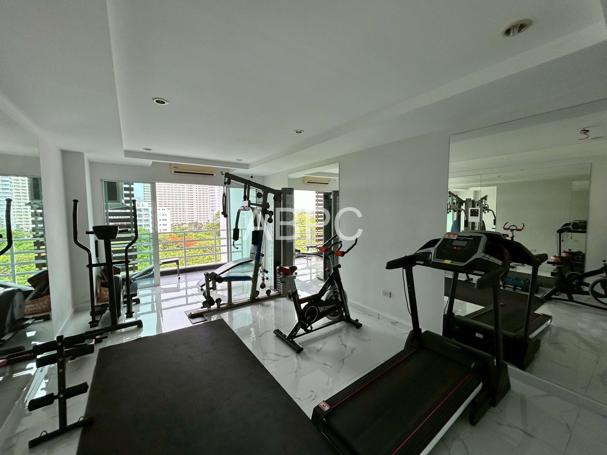 Renovated Large 1 Bed 1 Bath Condo In Jomtien photo 12