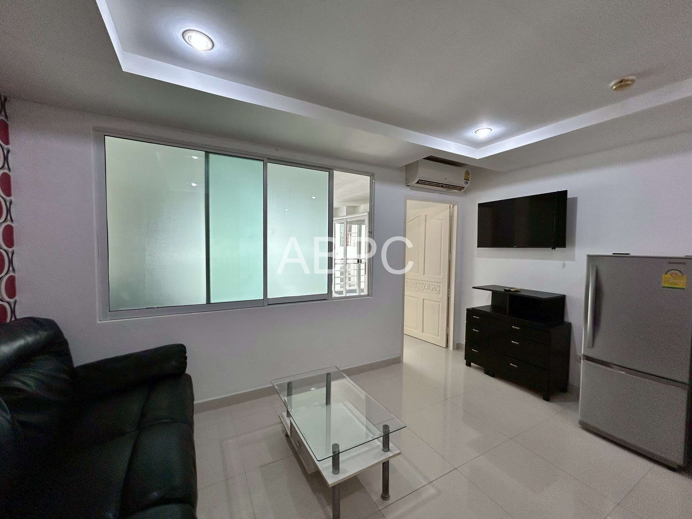 Renovated Large 1 Bed 1 Bath Condo In Jomtien photo 7