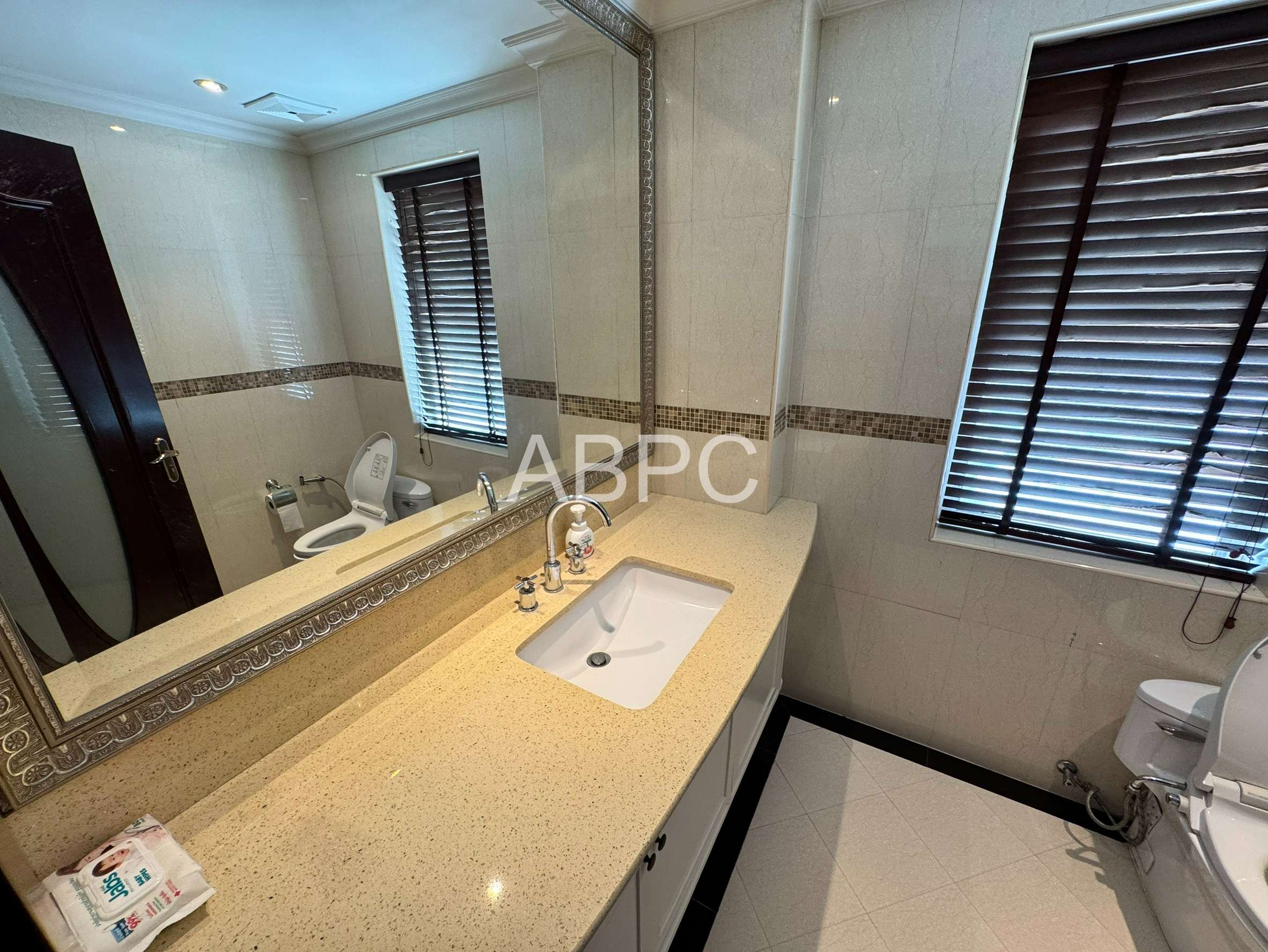 Spacious 1 Bedroom Condo For Sale In Central Pattaya photo 6