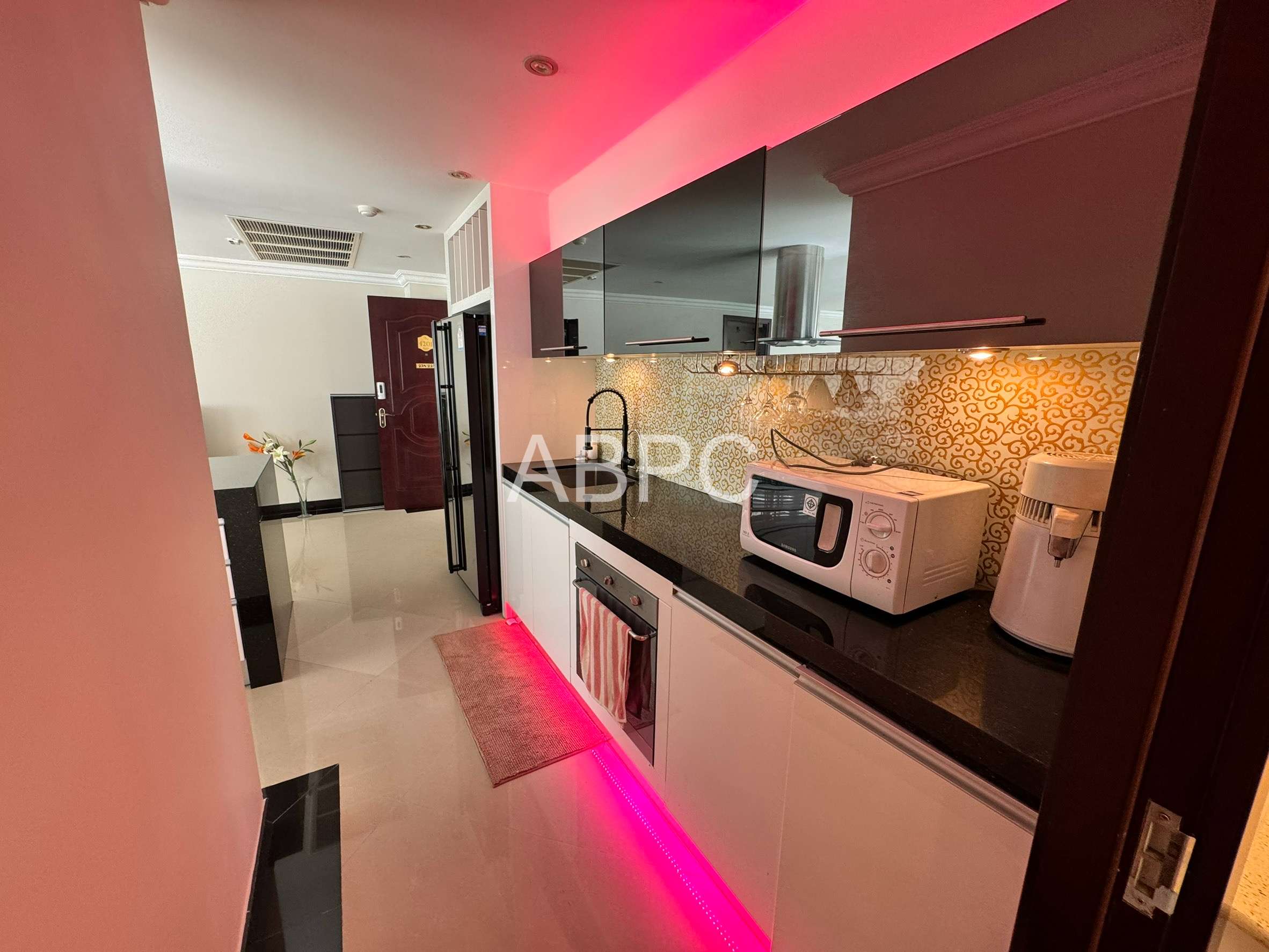 Spacious 1 Bedroom Condo For Sale In Central Pattaya photo 8