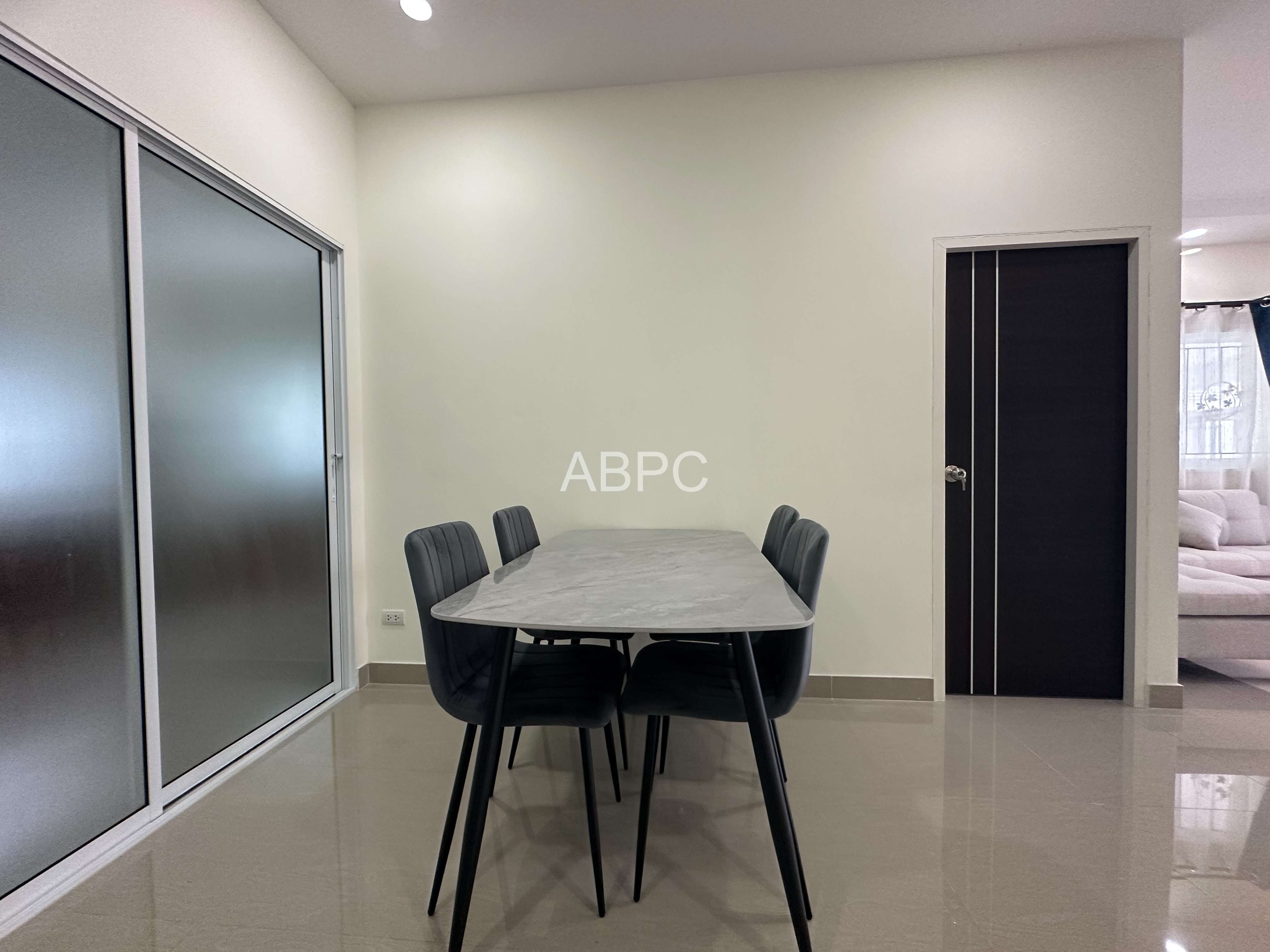 3 Bedrooms 2 Bathrooms in Mapprachan photo 9