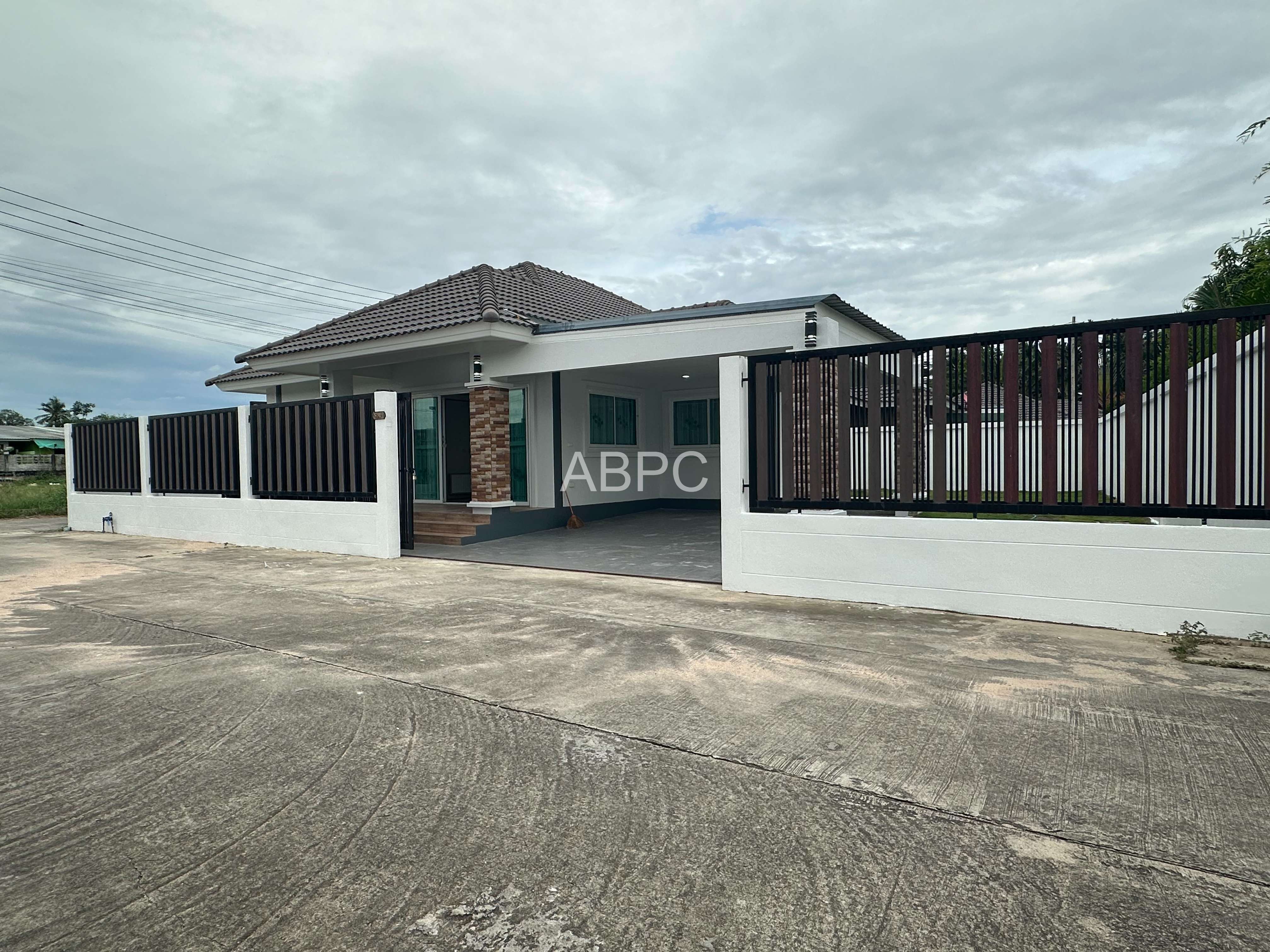 3 Bedrooms 2 Bathrooms in Mapprachan photo 2