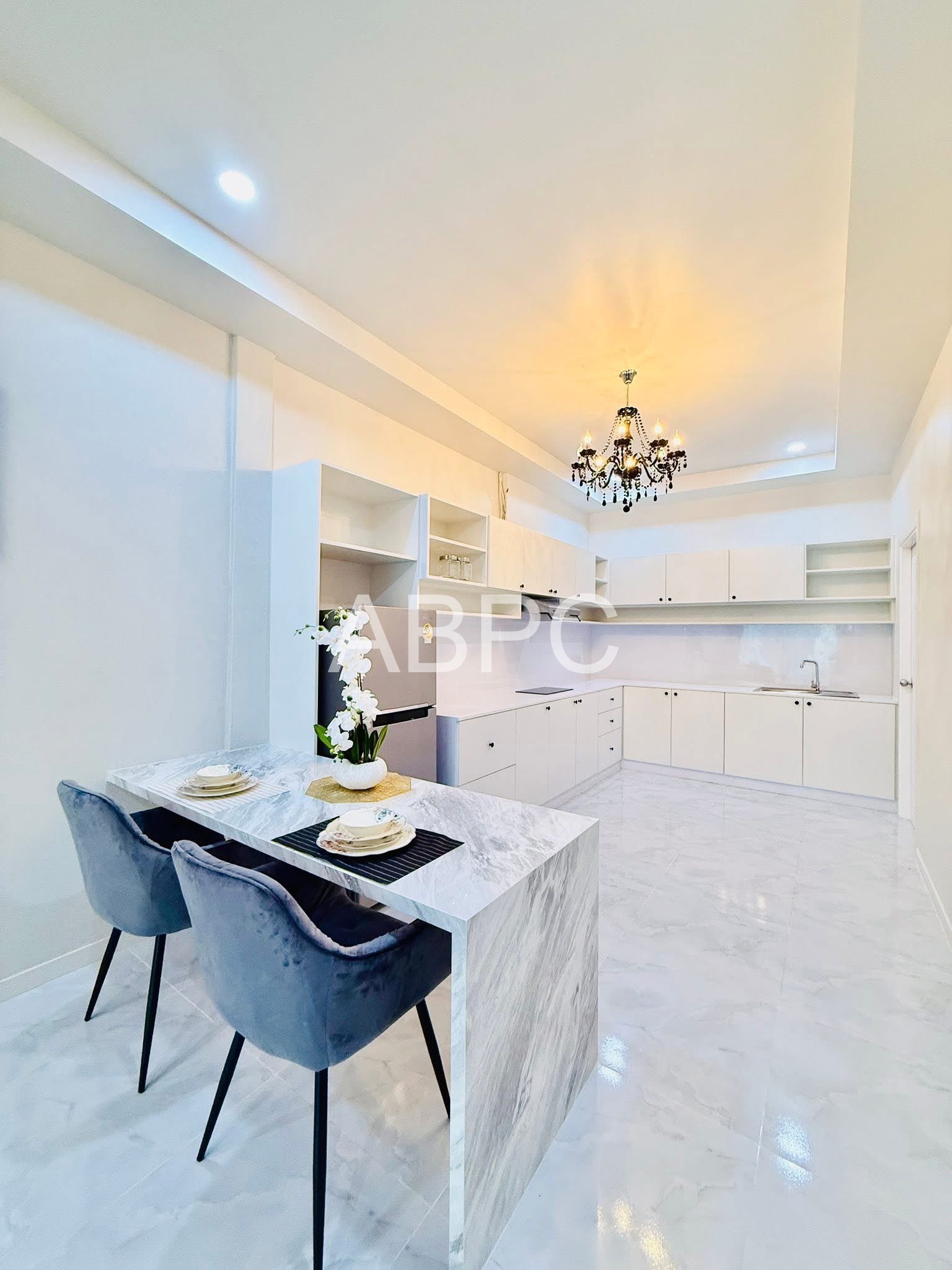 2 Bedroom House For Sale photo 2