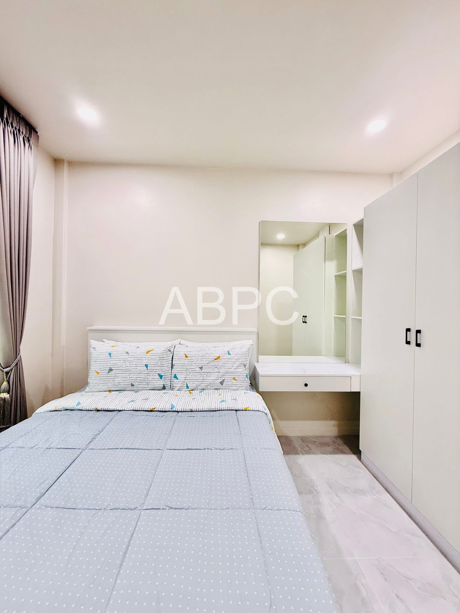 2 Bedroom House For Sale photo 3