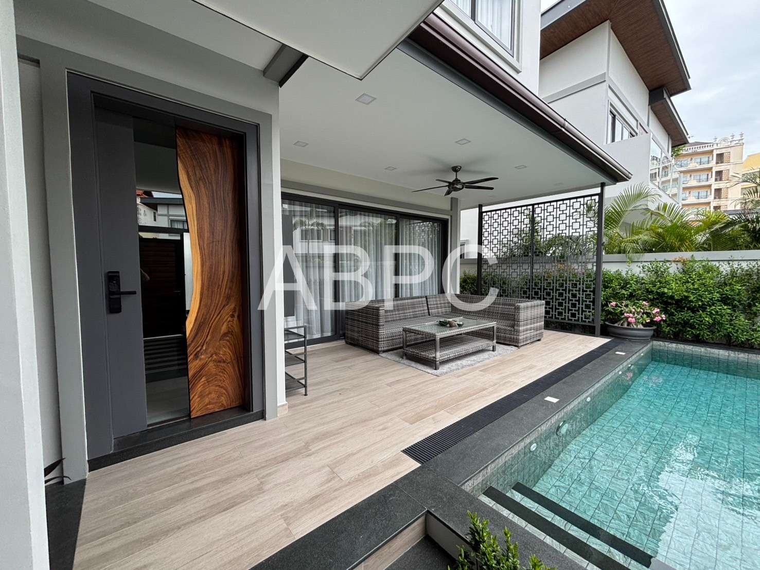Three Bedroom Four Bathroom Pool Villa in Central Pattaya Location photo 2