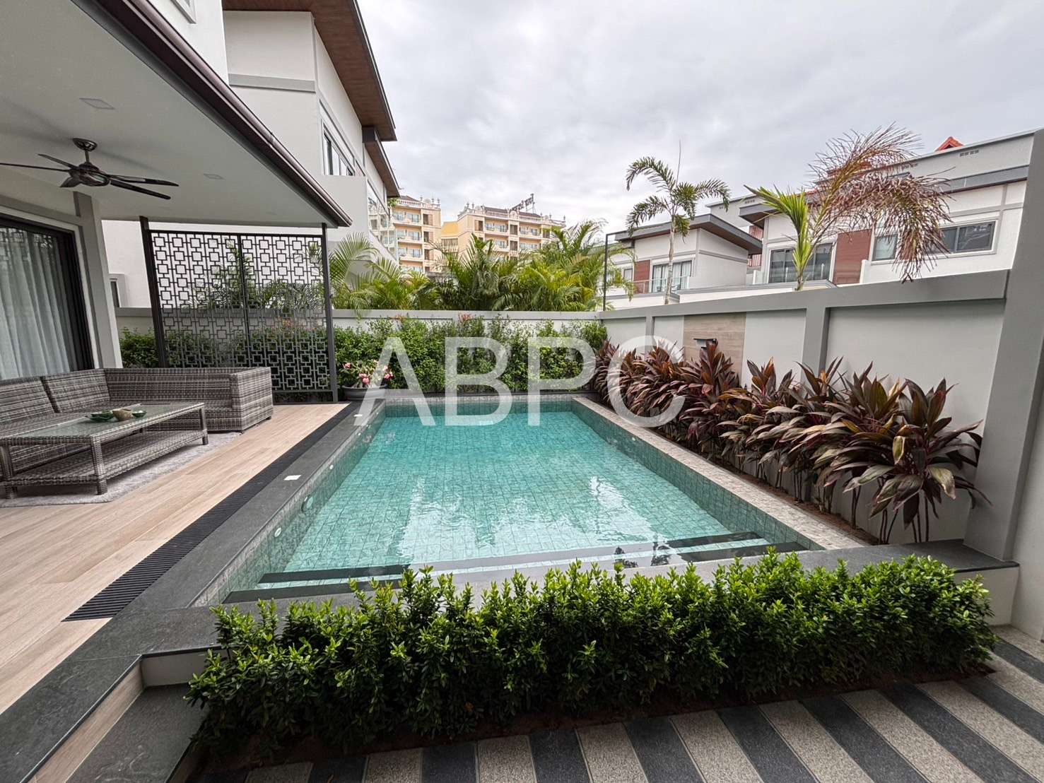 Three Bedroom Four Bathroom Pool Villa in Central Pattaya Location photo 3