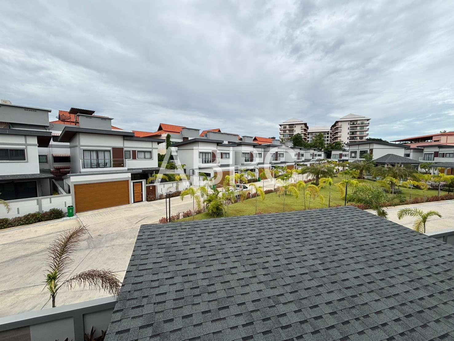 Three Bedroom Four Bathroom Pool Villa in Central Pattaya Location photo 5