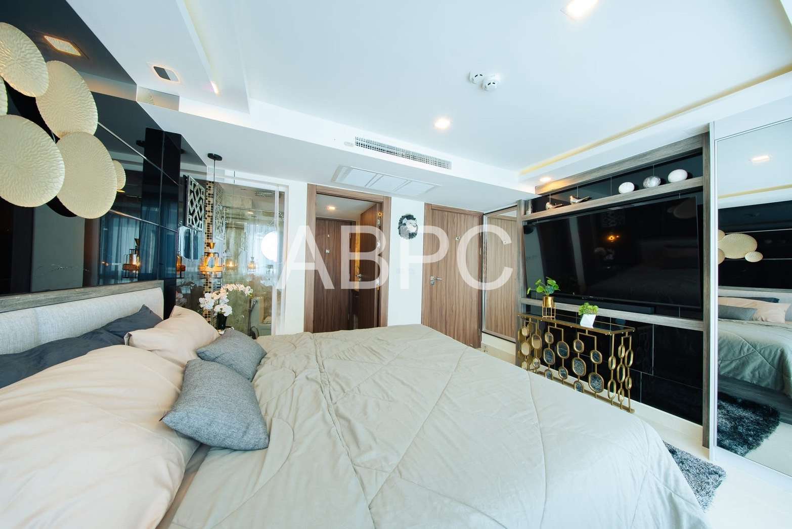 2 Bedrooms 2 Bathrooms In Central Pattaya photo 8