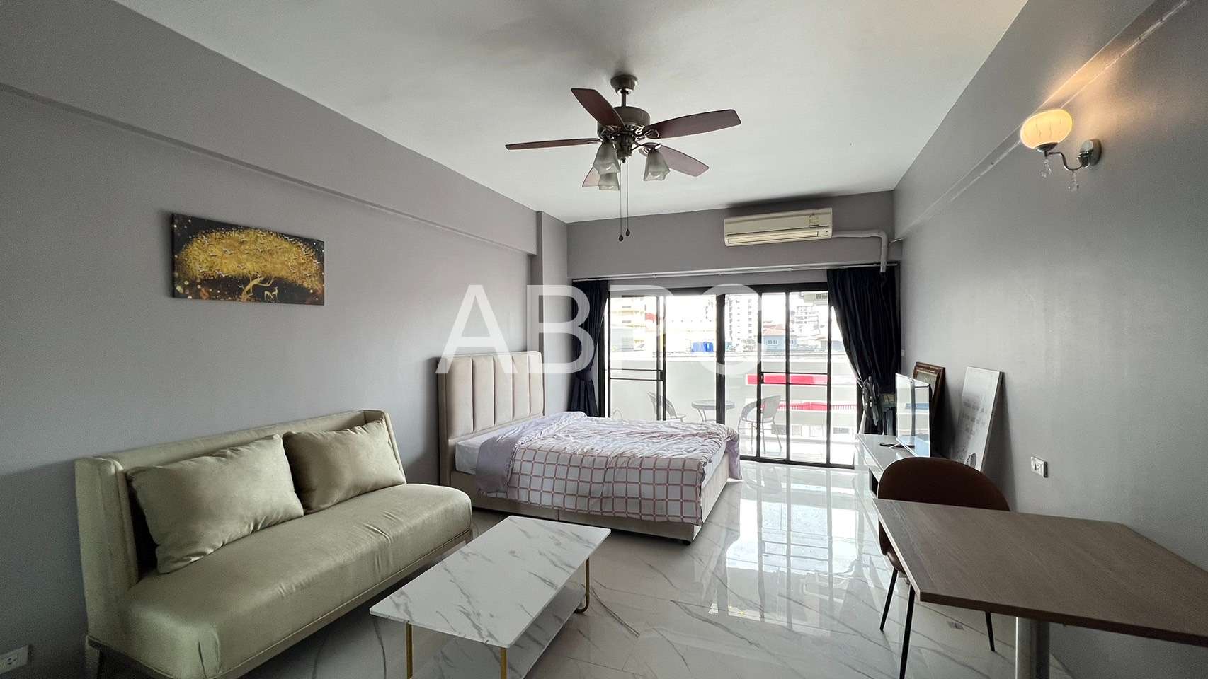 Newly Renovated Studio In Popular Central Pattaya Condominium photo 6