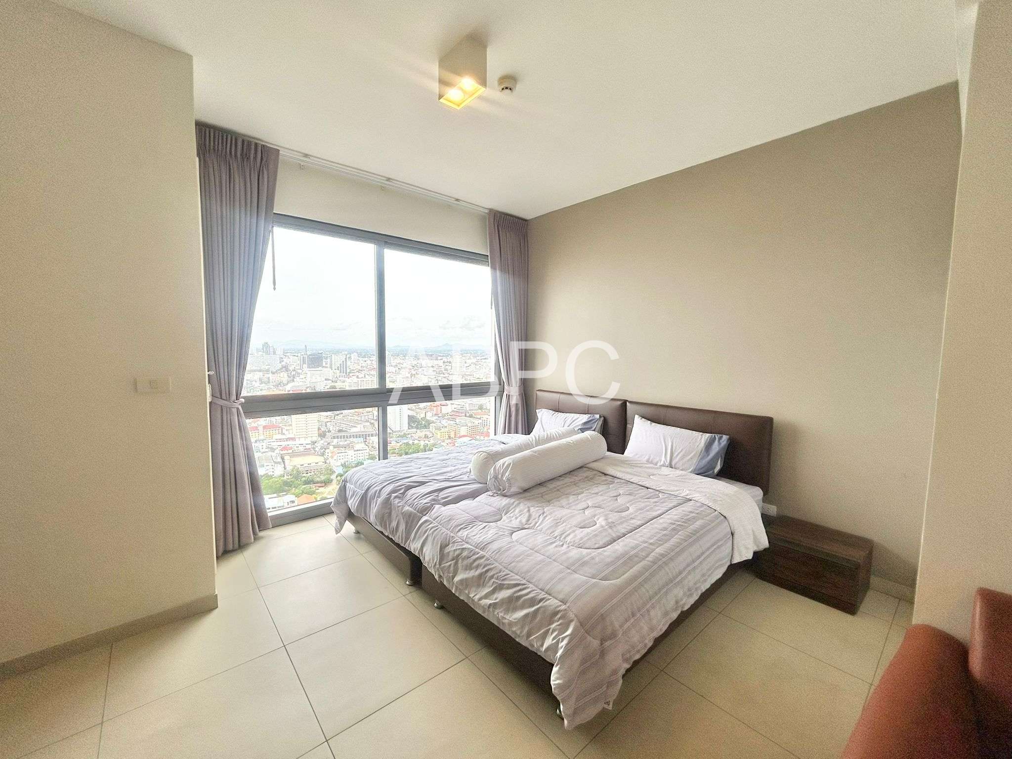 Lovely Sea view Condo For Sale In South Pattaya photo 4