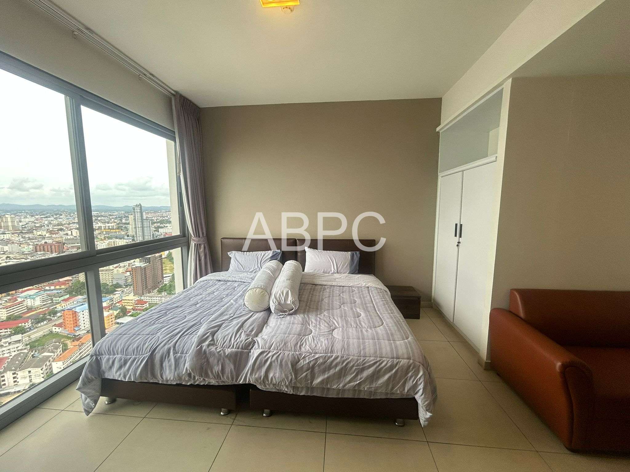 Lovely Sea view Condo For Sale In South Pattaya photo 8